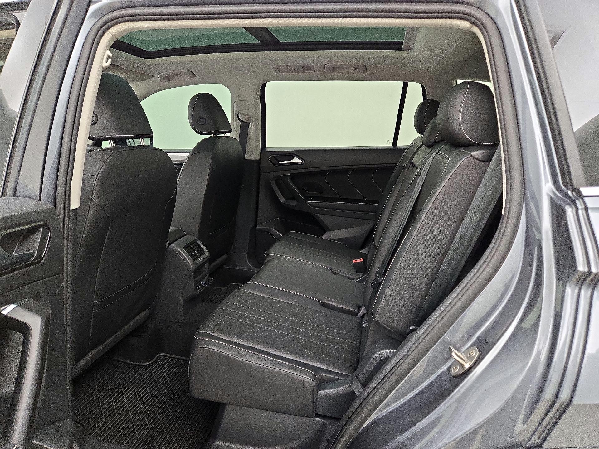 Thumbnail: 2023 Volkswagen Tiguan - 20