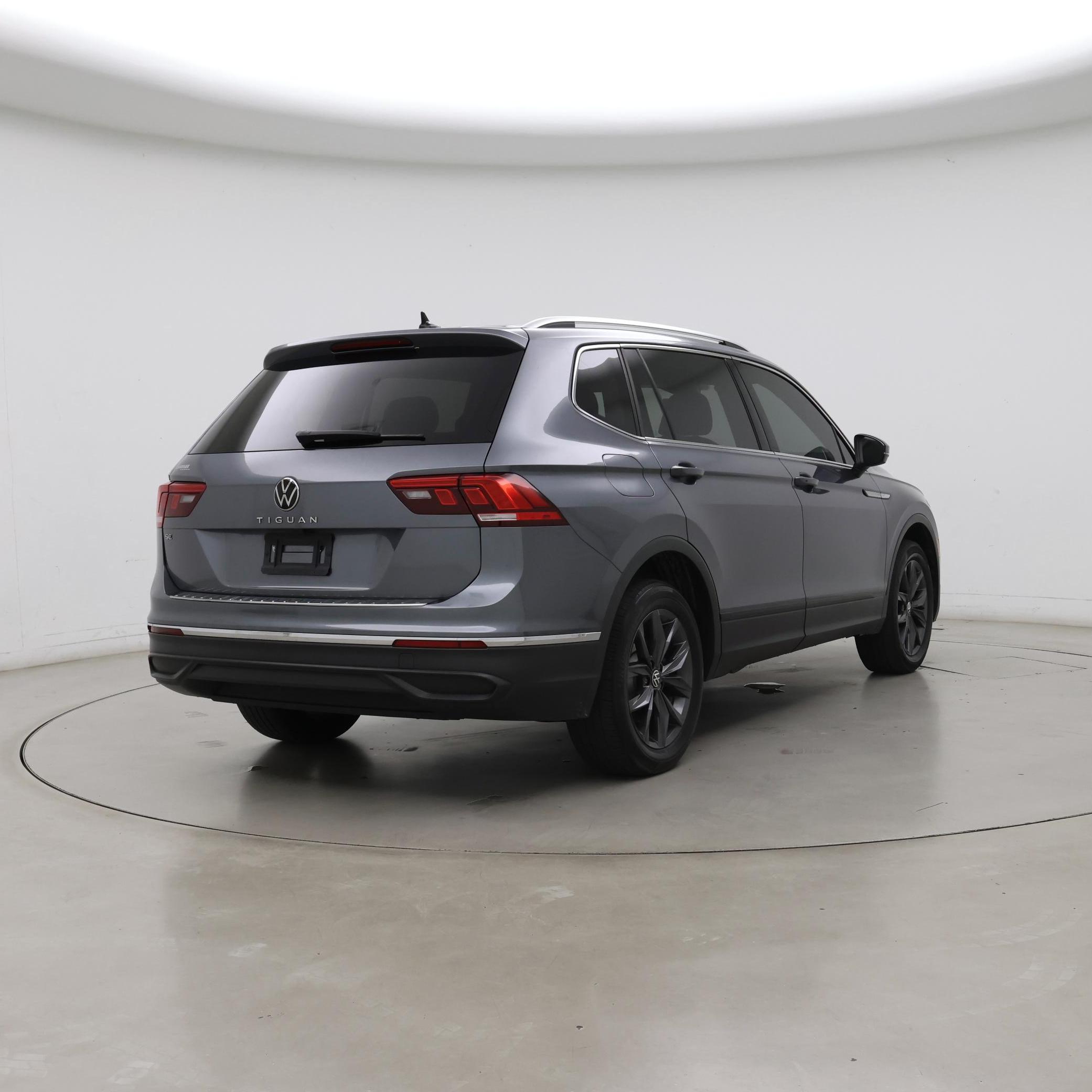 Thumbnail: 2023 Volkswagen Tiguan - 8