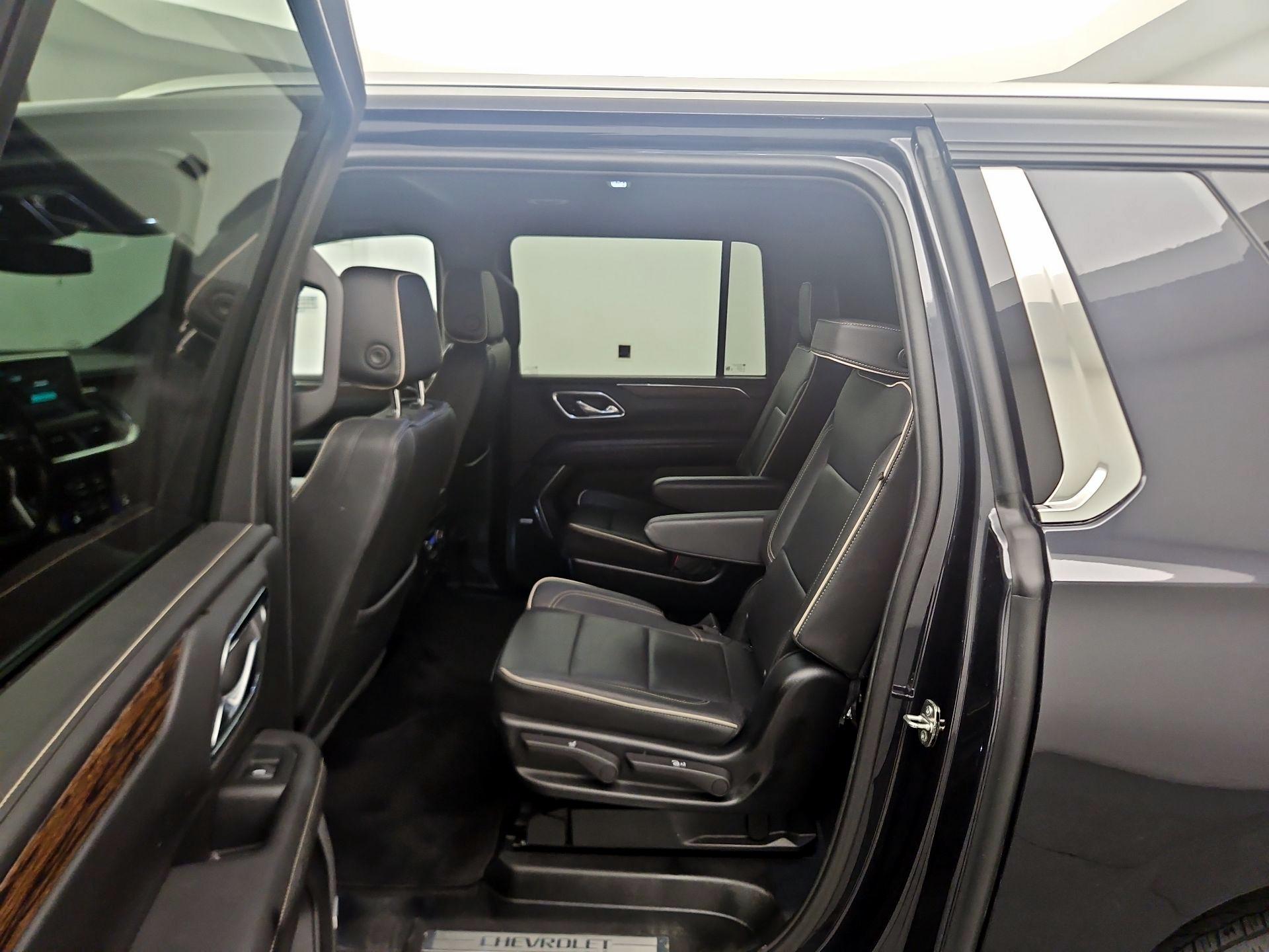 Thumbnail: 2023 Chevrolet Suburban - 19