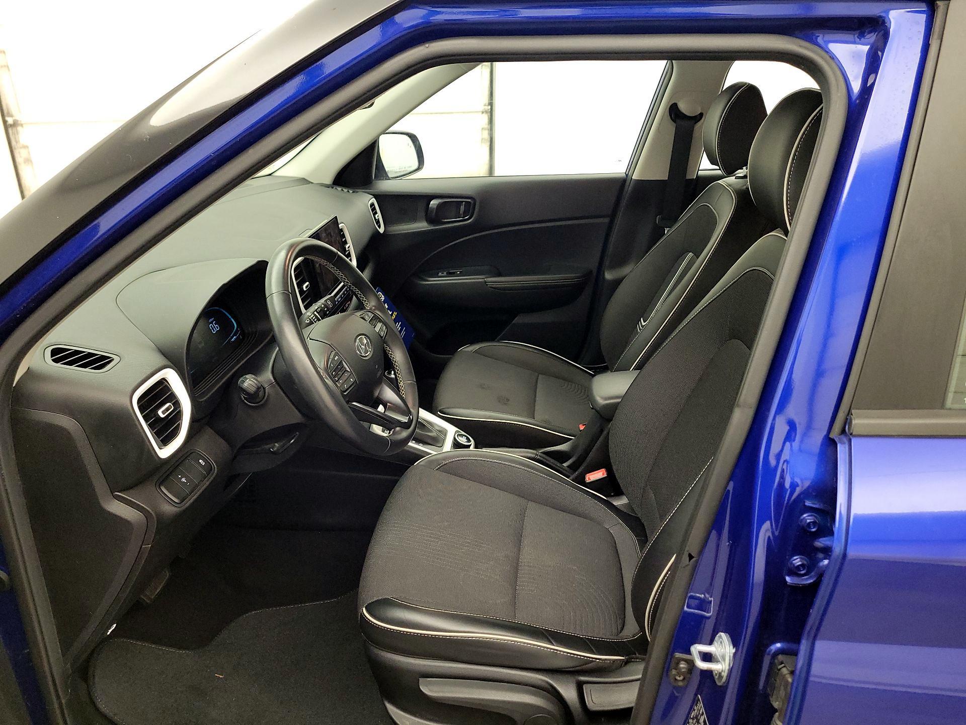 Thumbnail: 2023 Hyundai Venue - 11