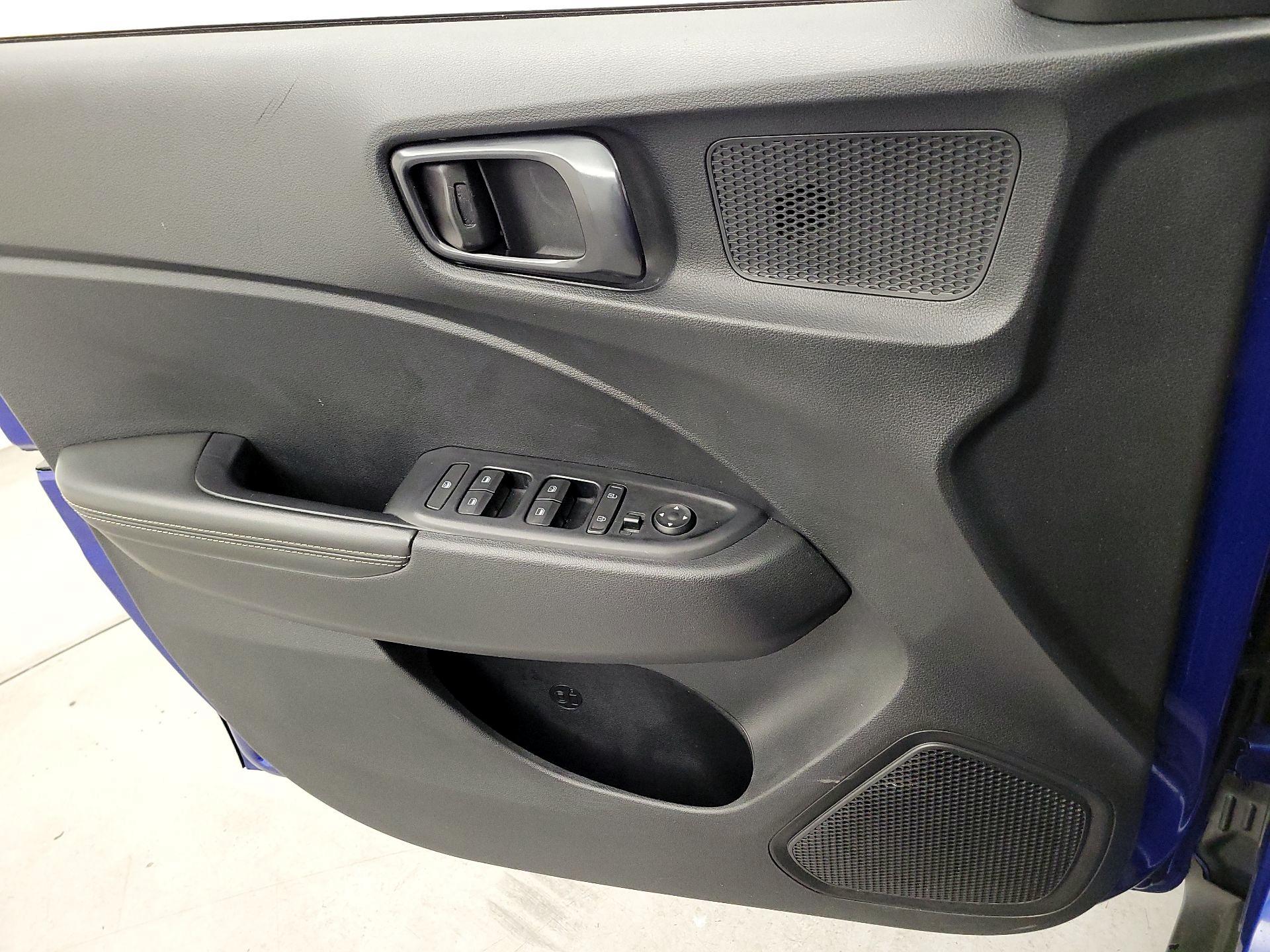 Thumbnail: 2023 Hyundai Venue - 12