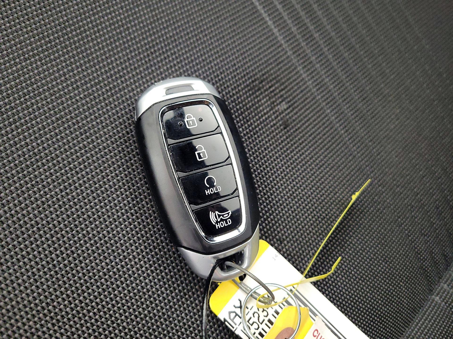 Thumbnail: 2023 Hyundai Venue - 18