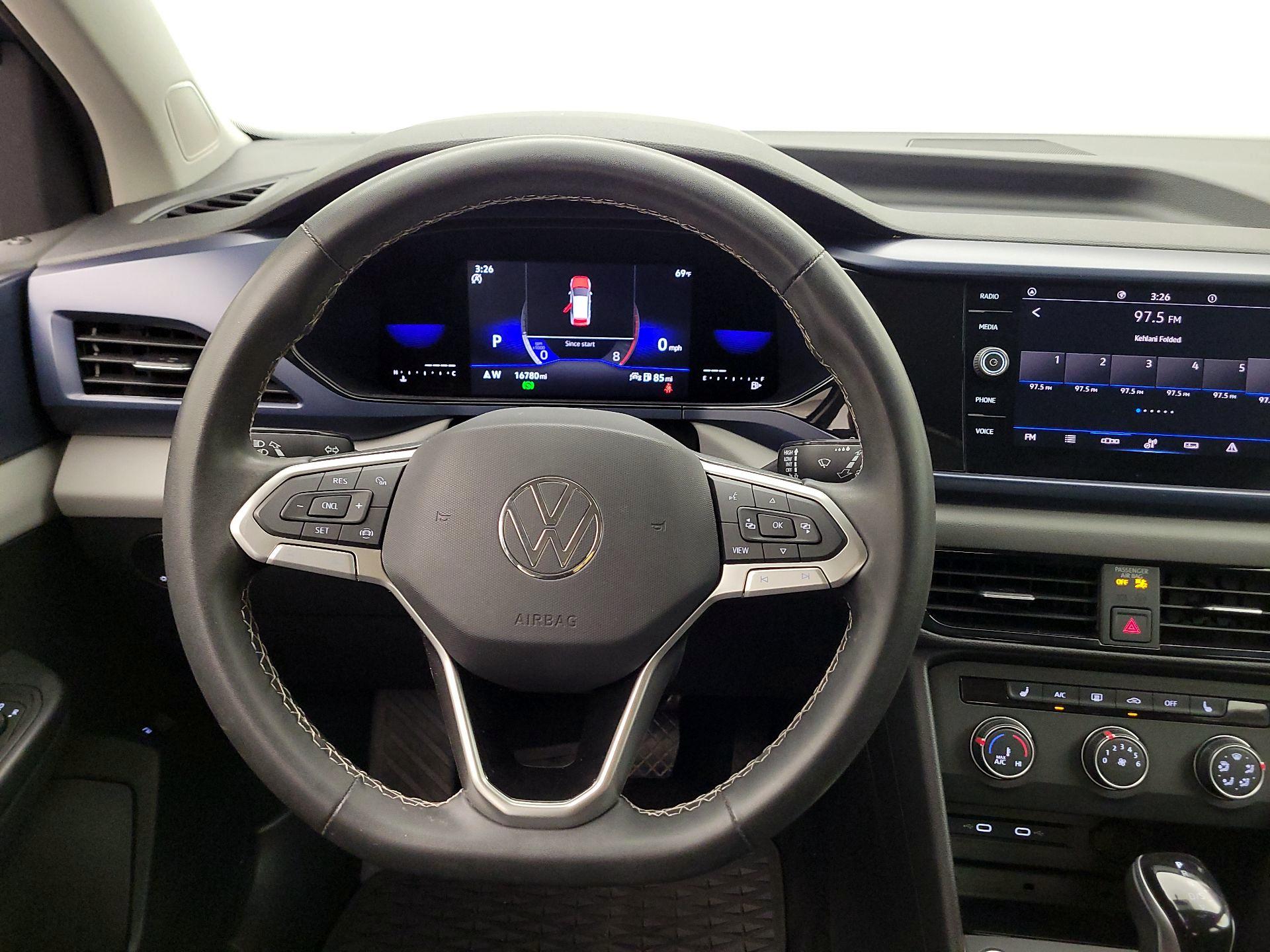 Thumbnail: 2022 Volkswagen Taos - 10