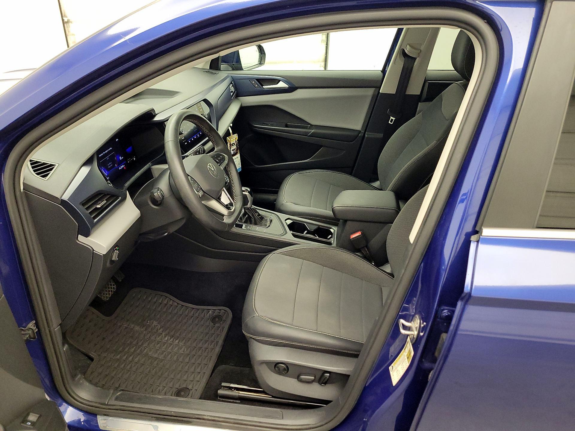 Thumbnail: 2022 Volkswagen Taos - 11