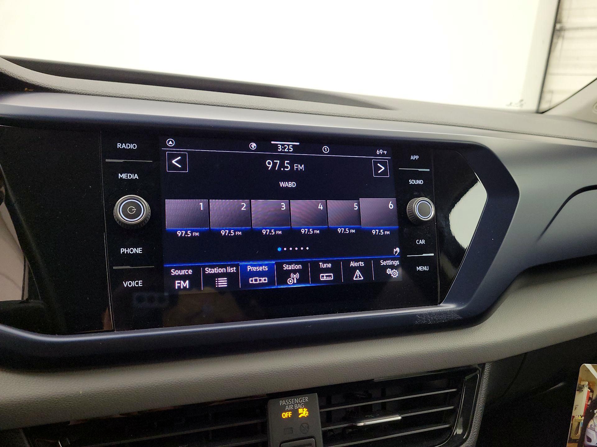 Thumbnail: 2022 Volkswagen Taos - 13