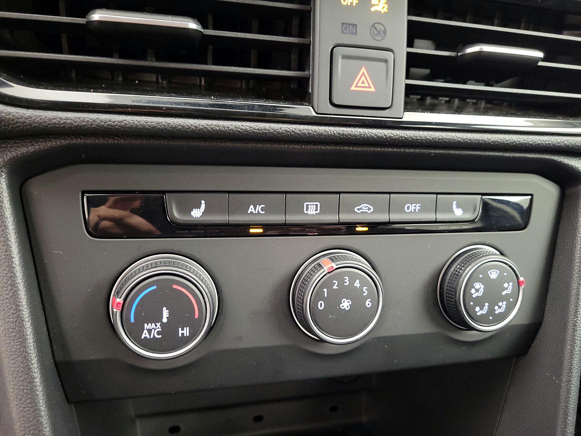 Thumbnail: 2022 Volkswagen Taos - 14