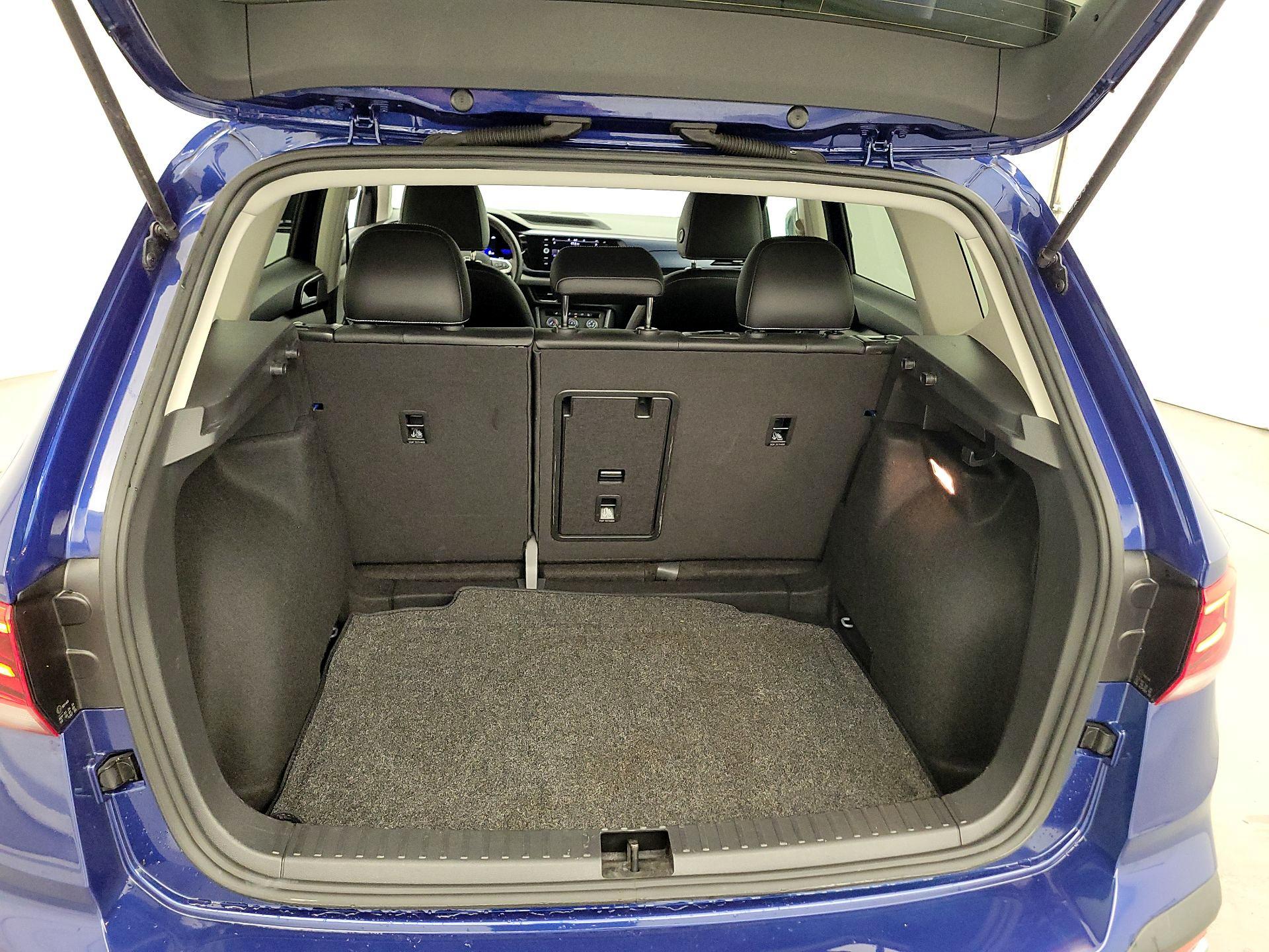 Thumbnail: 2022 Volkswagen Taos - 16