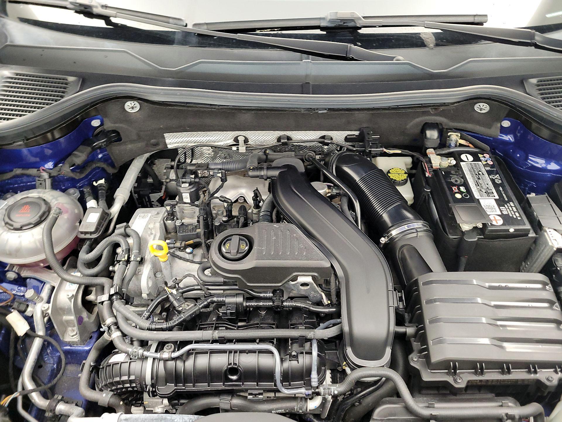 Thumbnail: 2022 Volkswagen Taos - 17