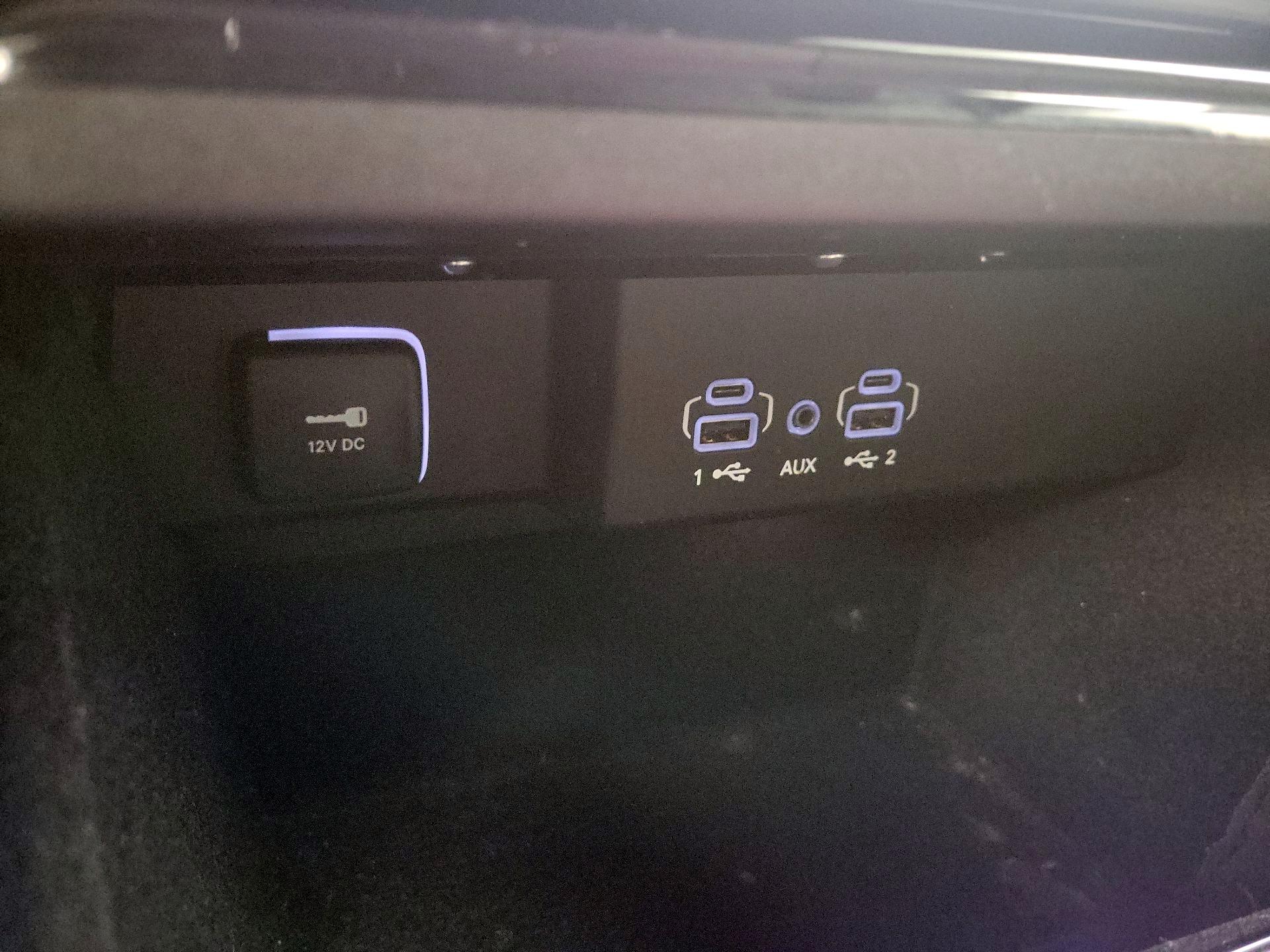 Thumbnail: 2023 Jeep Wagoneer - 18