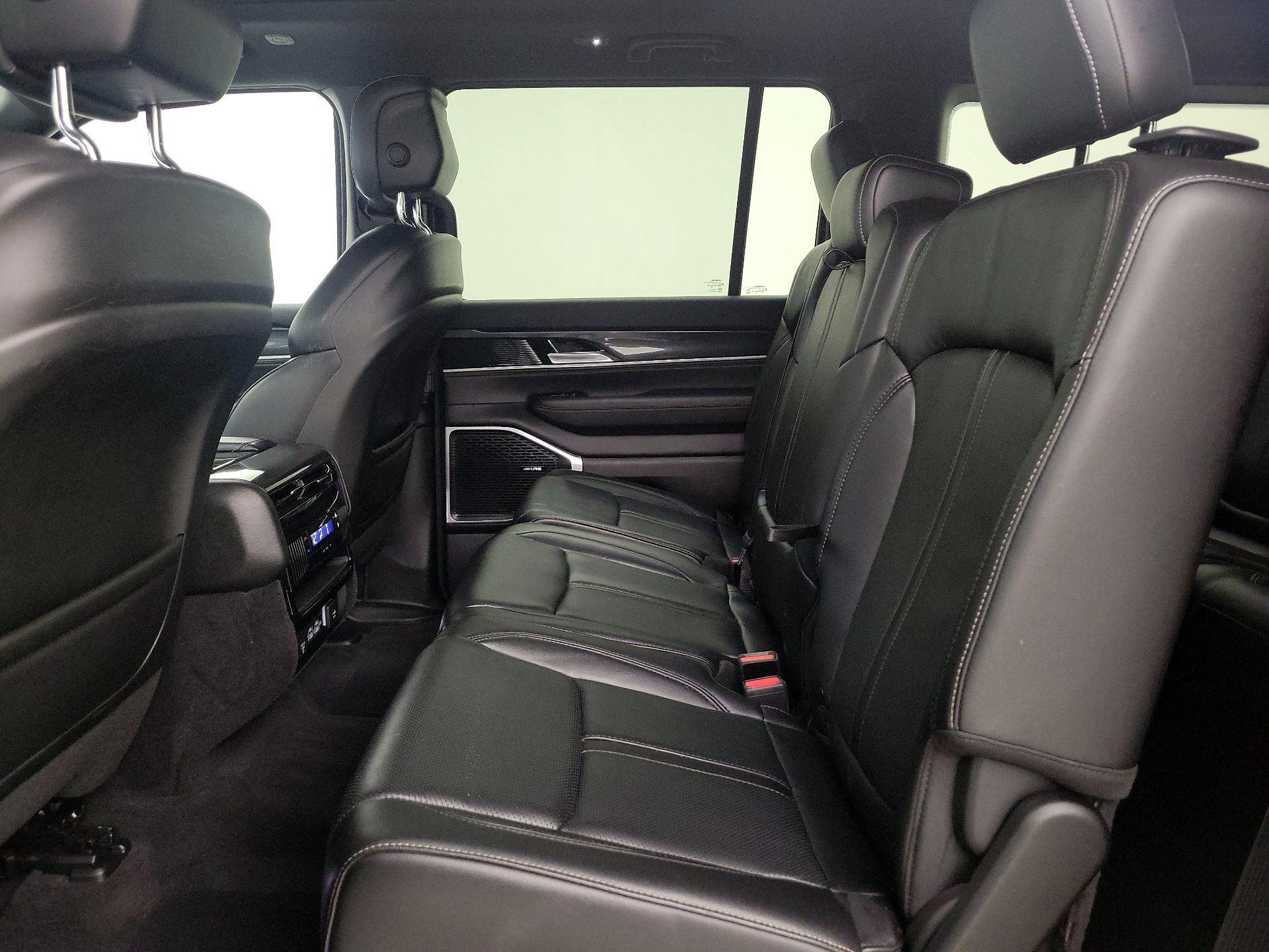 Thumbnail: 2023 Jeep Wagoneer - 20