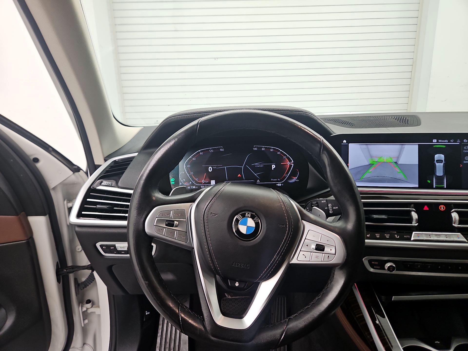 Thumbnail: 2021 BMW X7 - 10