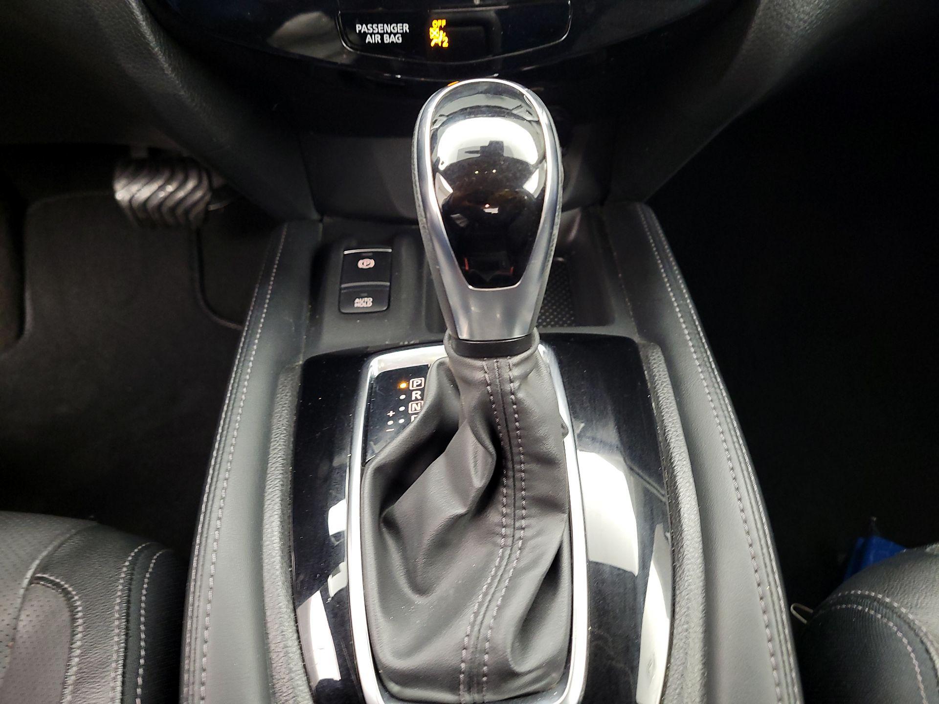 Thumbnail: 2020 Nissan Rogue - 15