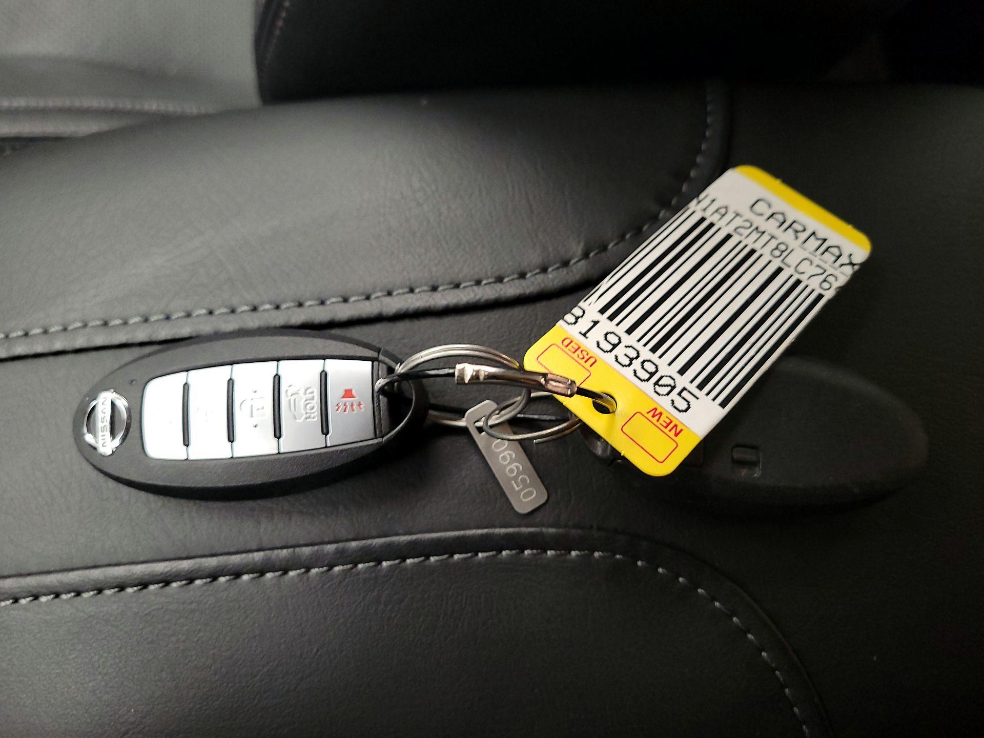 Thumbnail: 2020 Nissan Rogue - 18