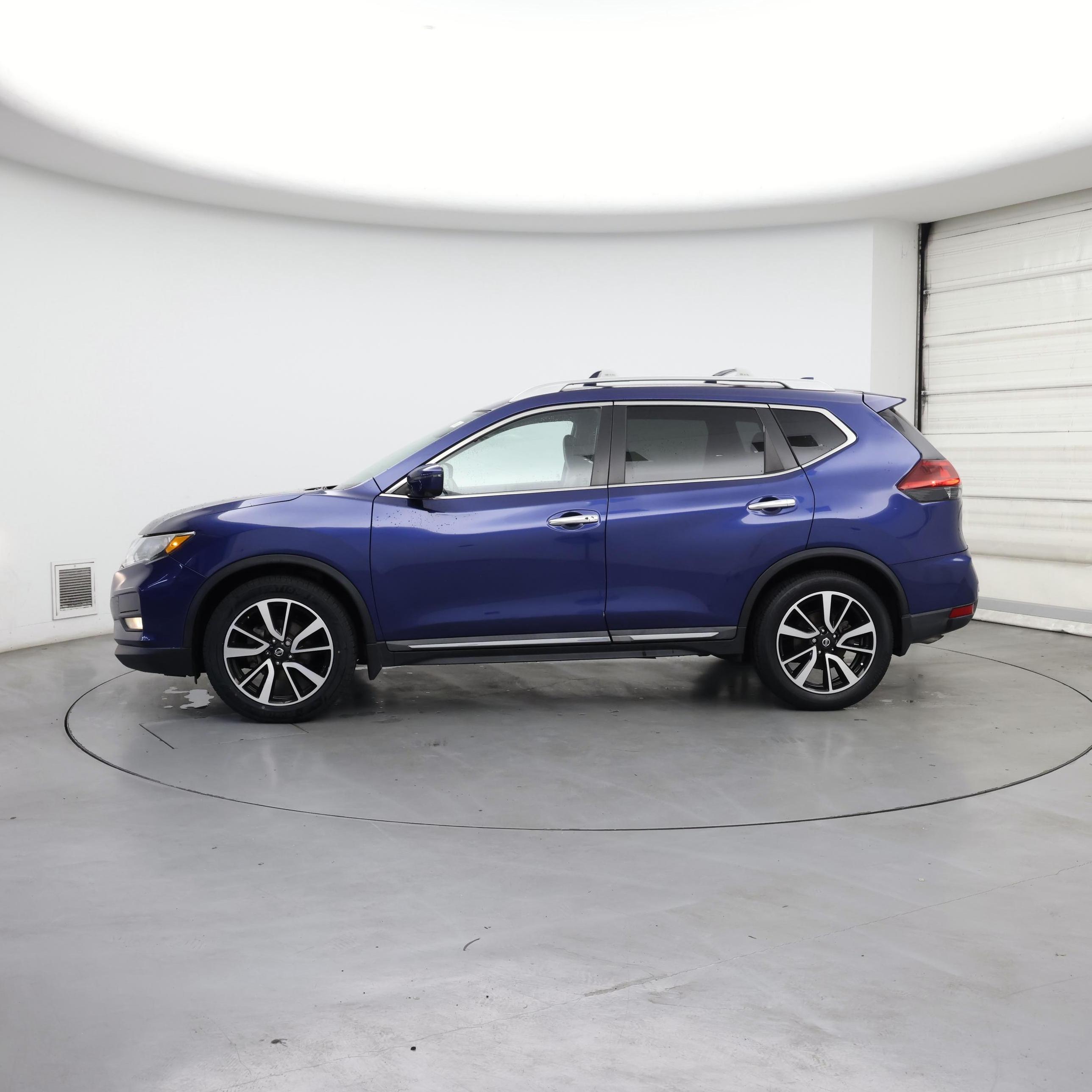 Thumbnail: 2020 Nissan Rogue - 3