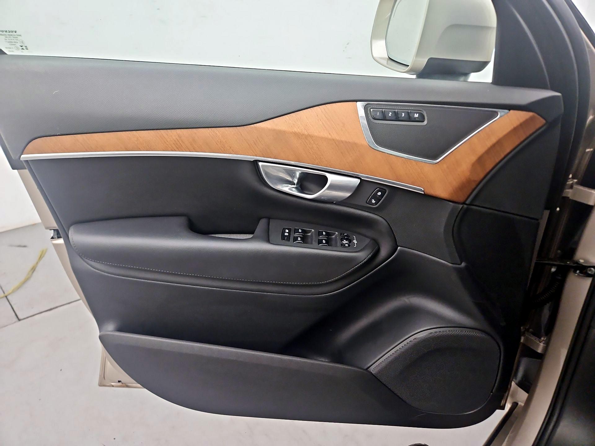 Thumbnail: 2023 Volvo XC90 - 12