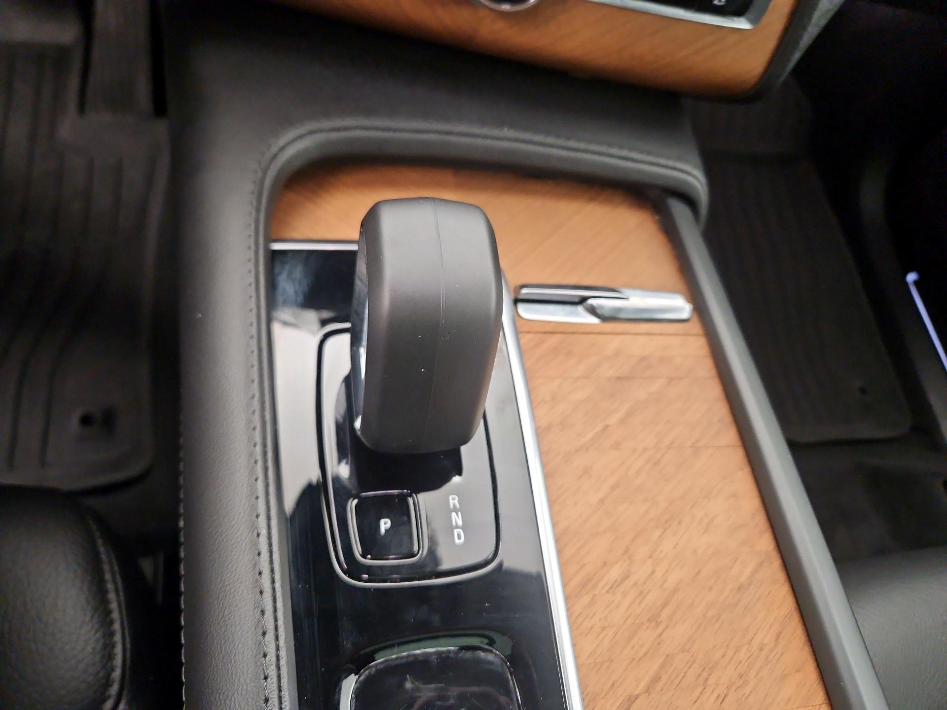 Thumbnail: 2023 Volvo XC90 - 17