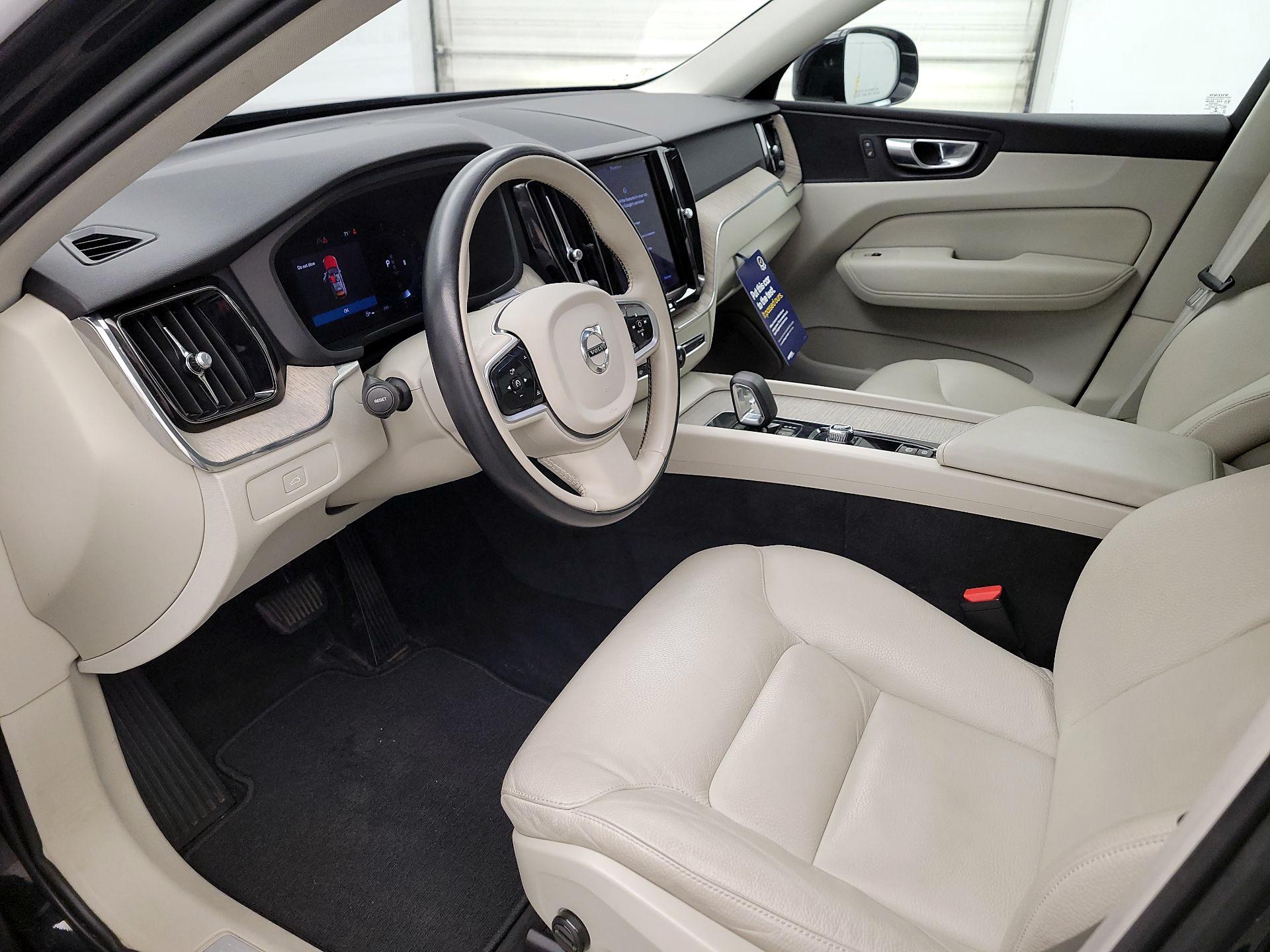 Thumbnail: 2023 Volvo XC60 - 11