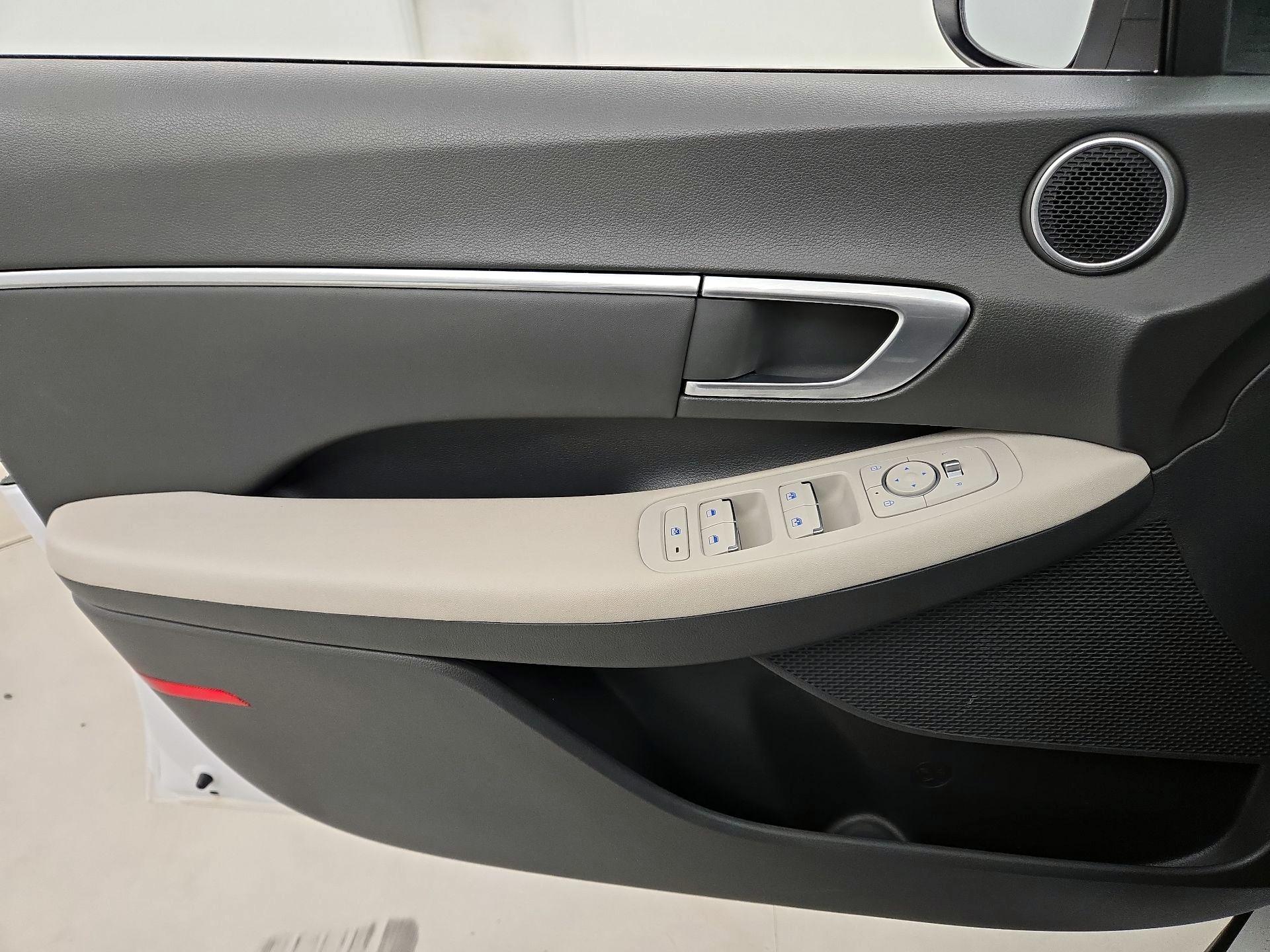 Thumbnail: 2022 Hyundai Sonata - 12