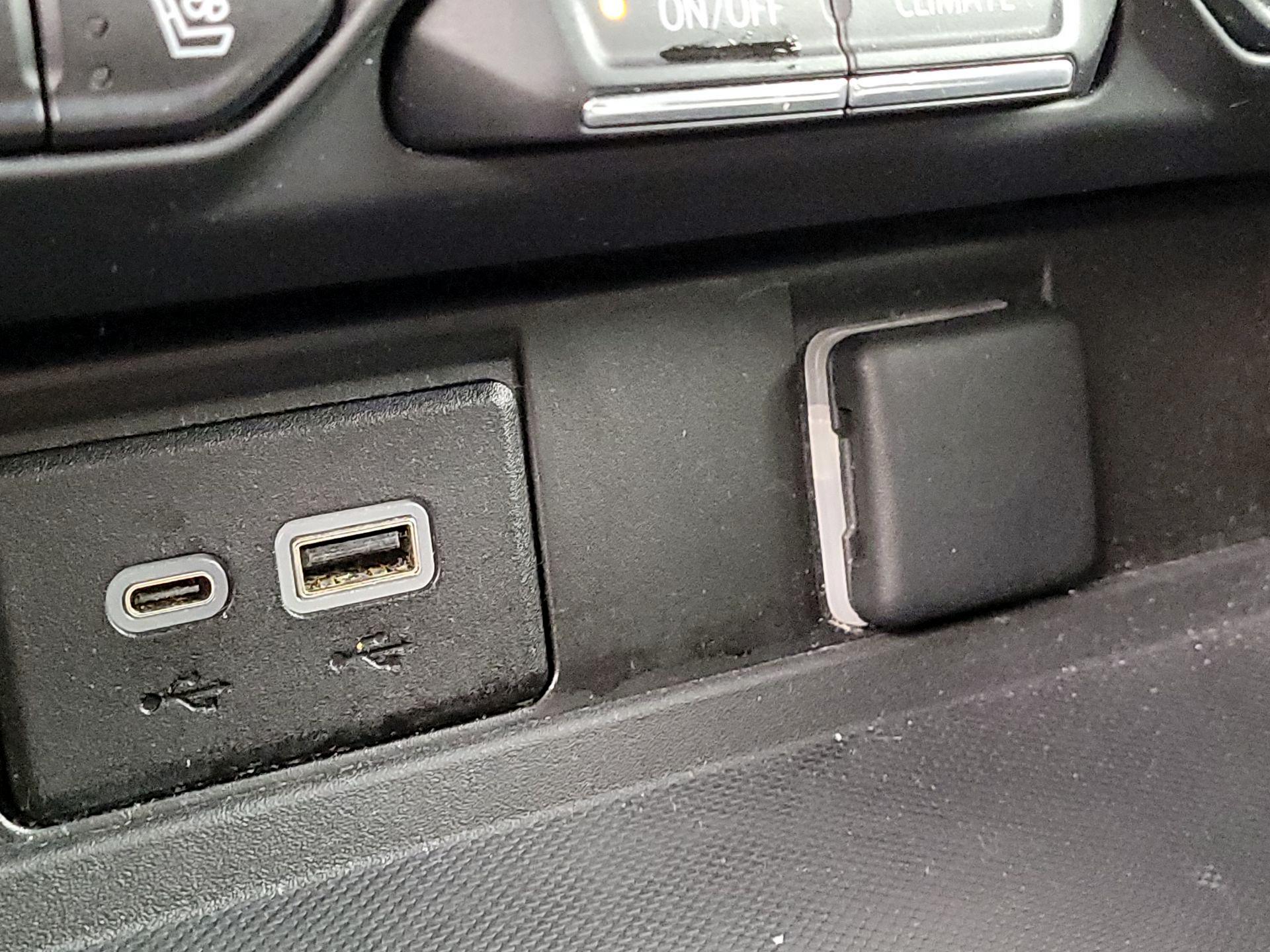 Thumbnail: 2023 Chevrolet Suburban - 18