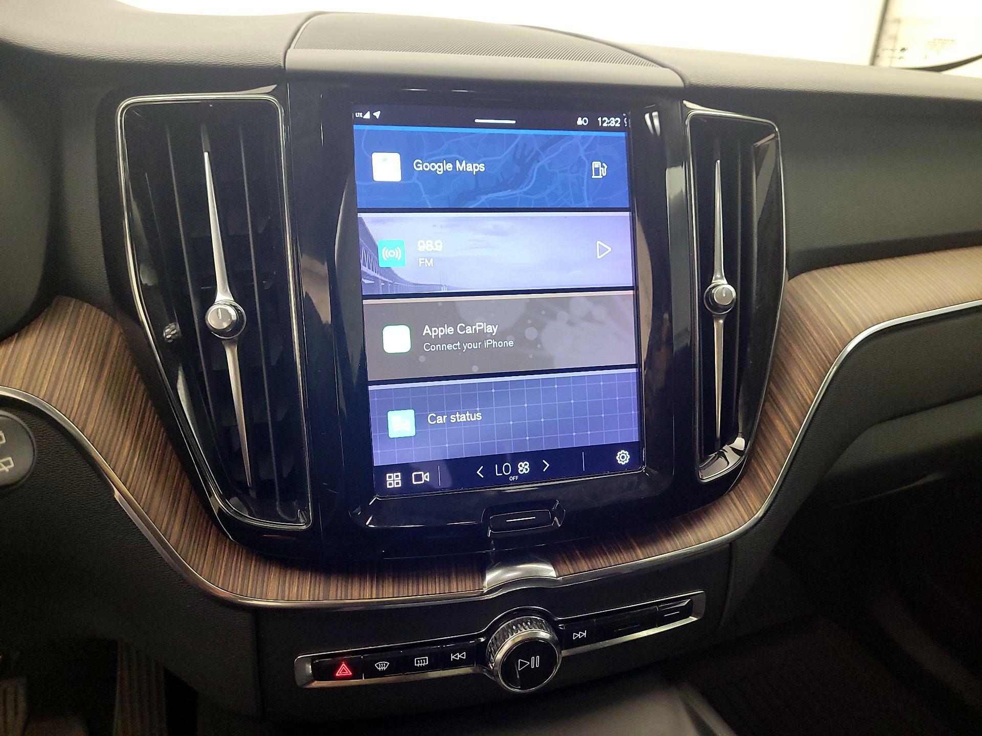 Thumbnail: 2022 Volvo XC60 - 13