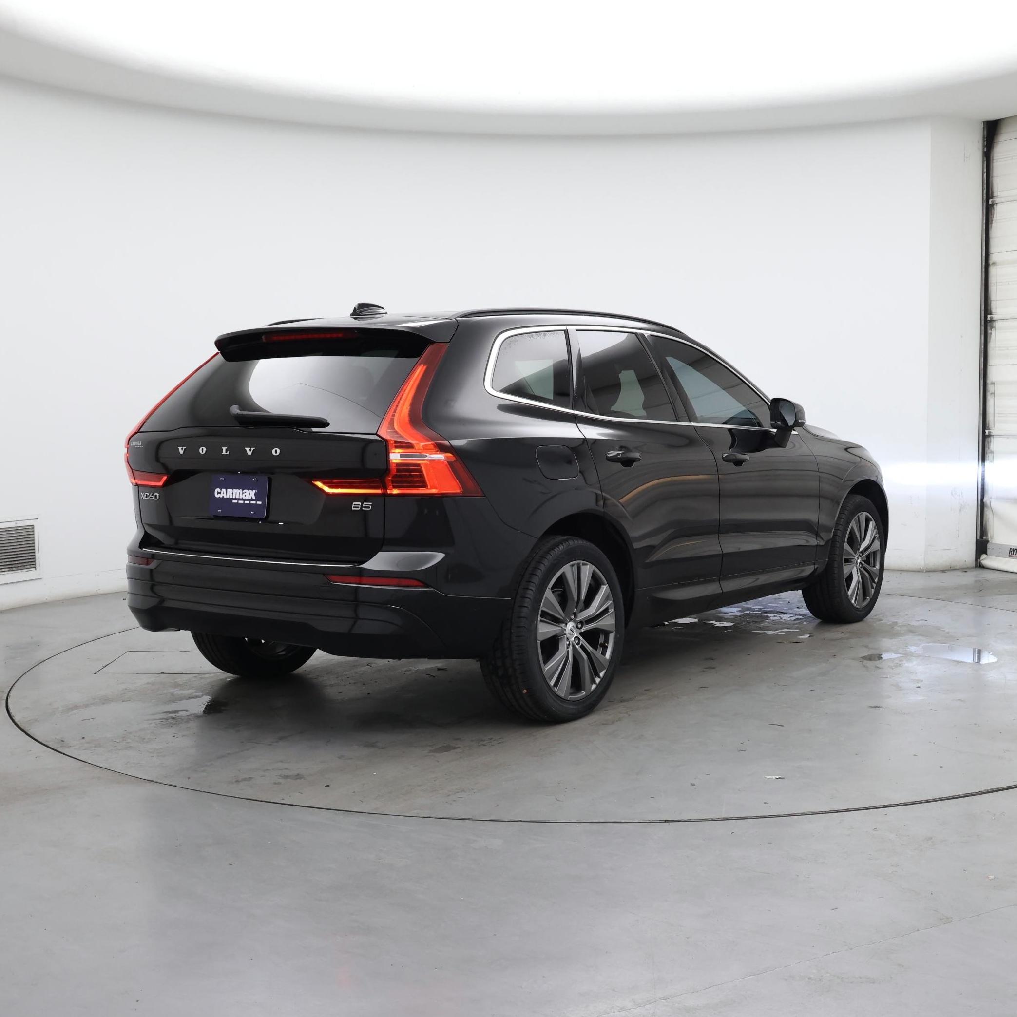 Thumbnail: 2022 Volvo XC60 - 8