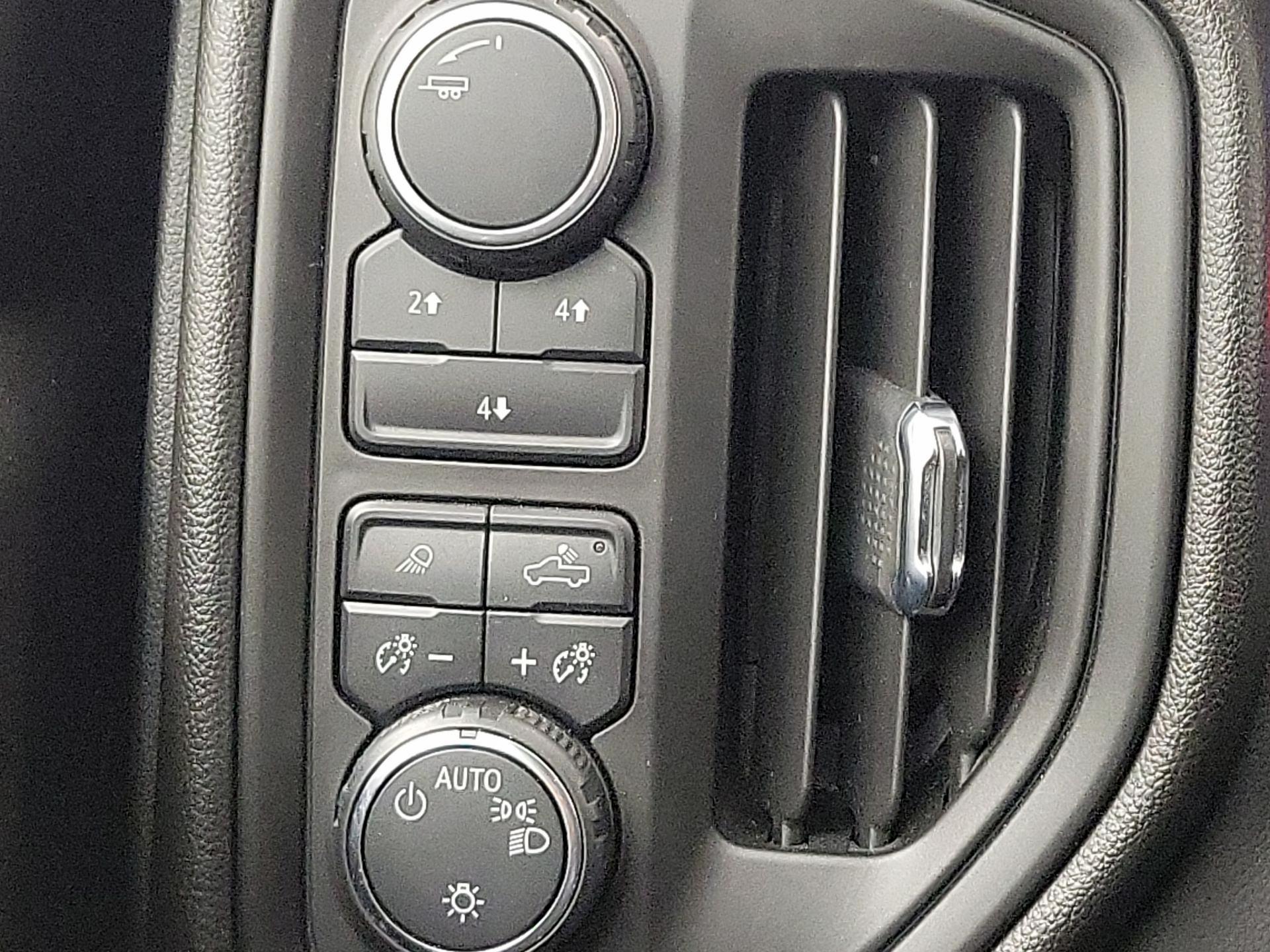 Thumbnail: 2024 Chevrolet Silverado 2500 - 13