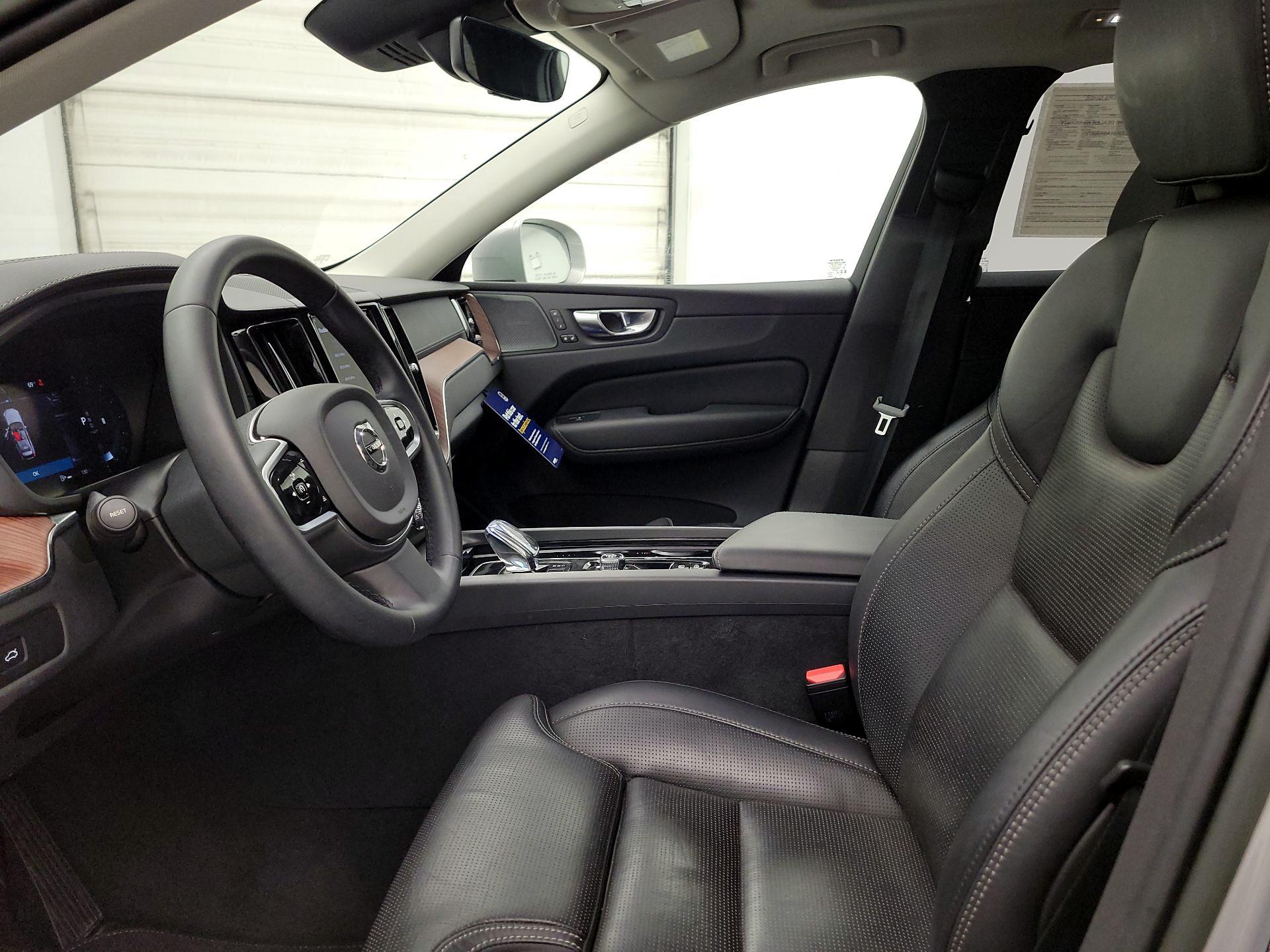 Thumbnail: 2023 Volvo XC60 - 11