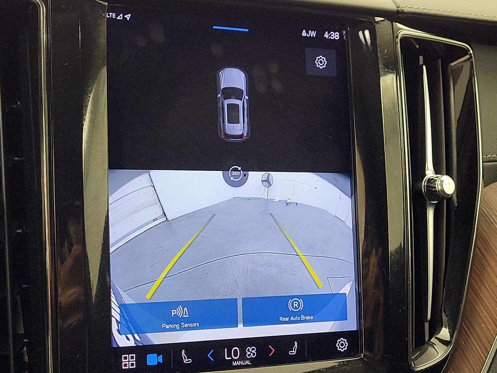 Thumbnail: 2023 Volvo XC60 - 14