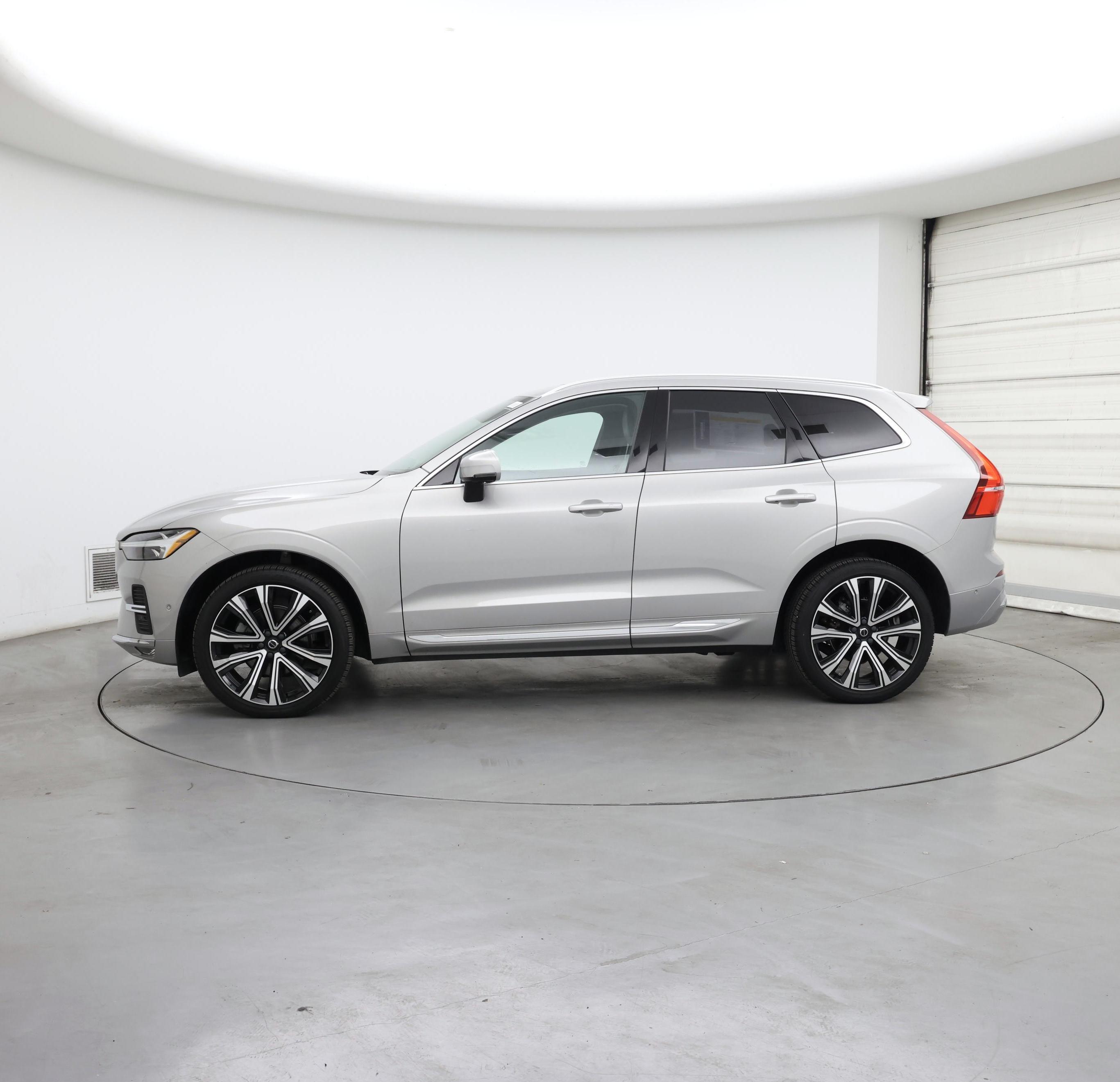 Thumbnail: 2023 Volvo XC60 - 3