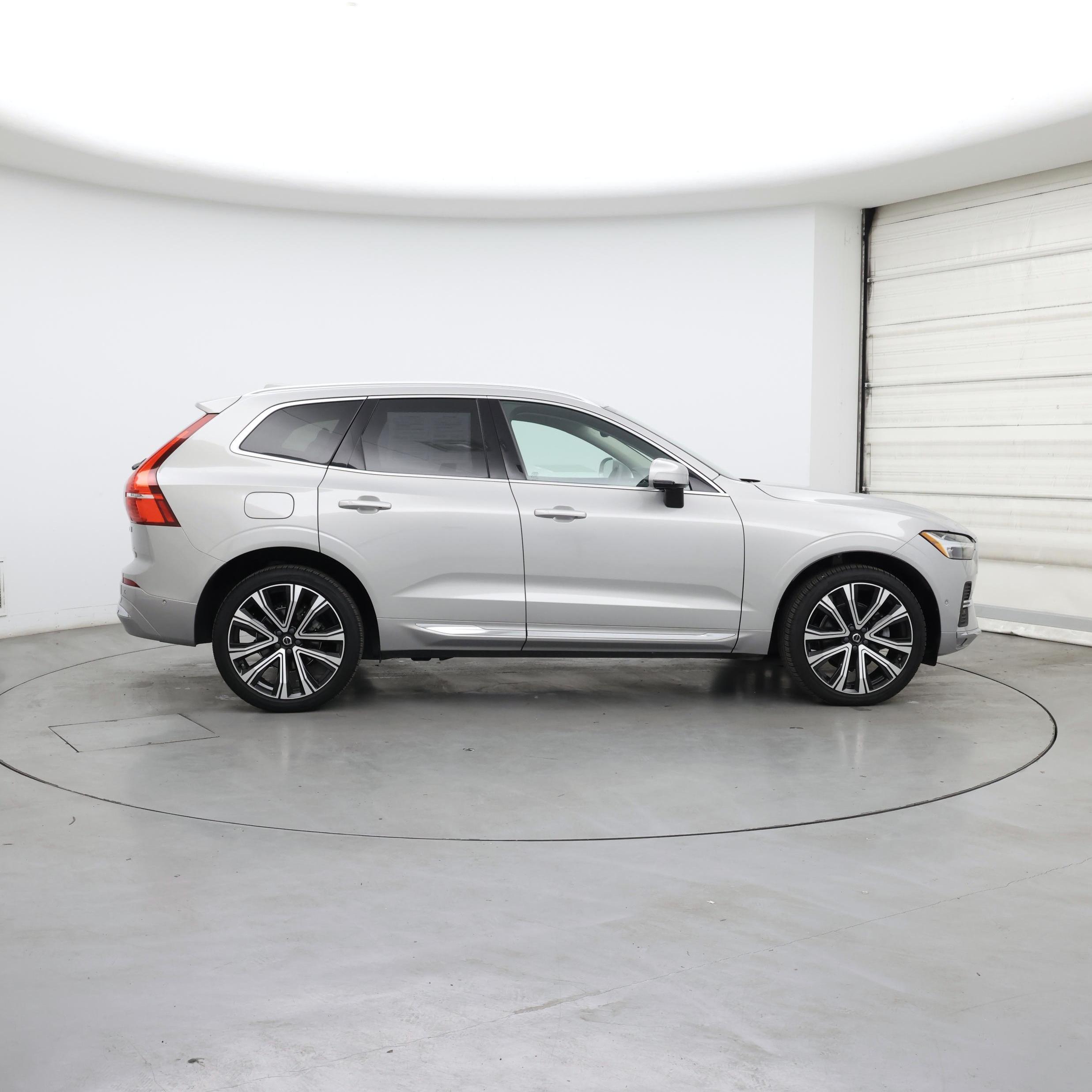 Thumbnail: 2023 Volvo XC60 - 7