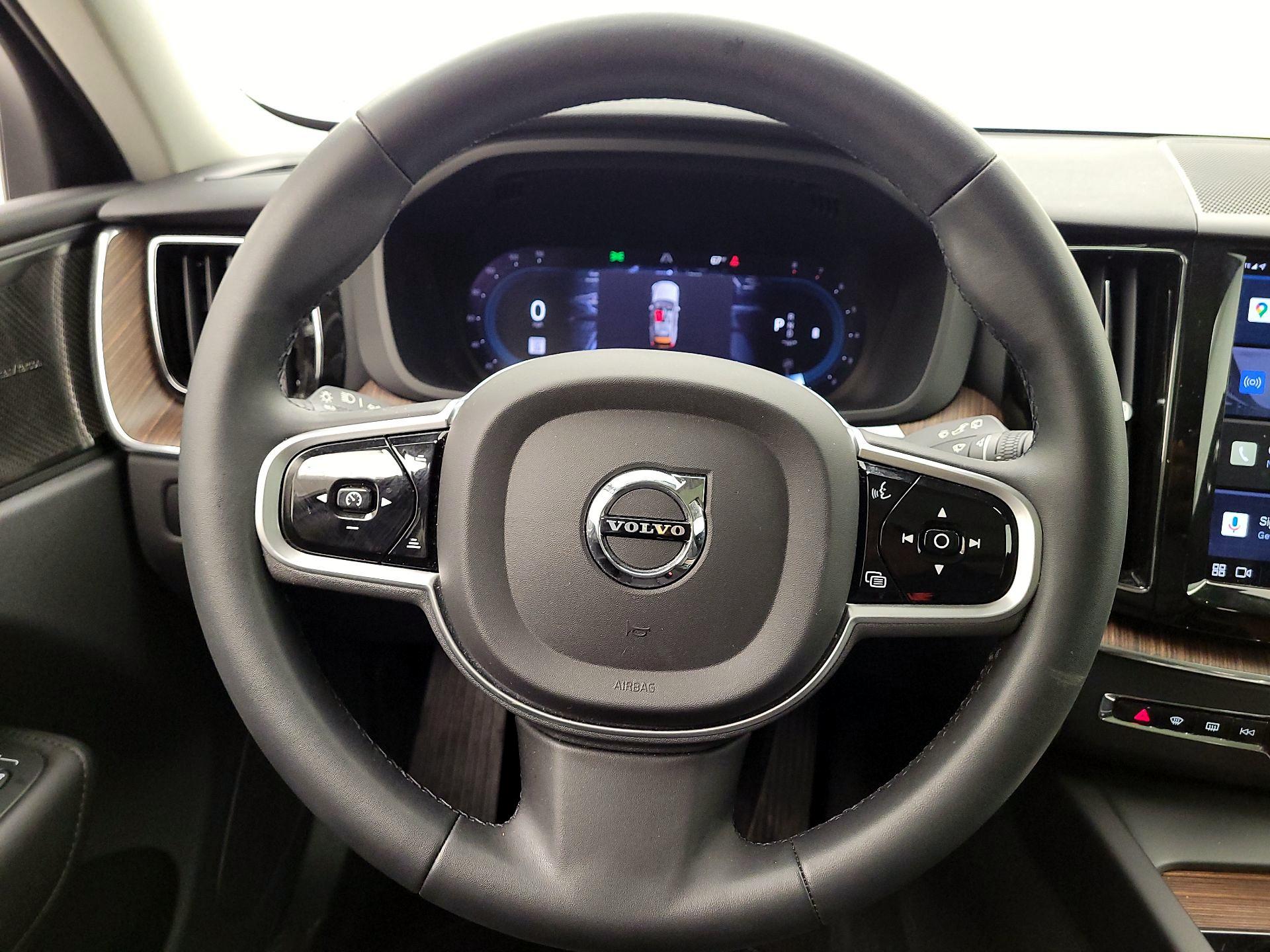 Thumbnail: 2023 Volvo XC60 - 10