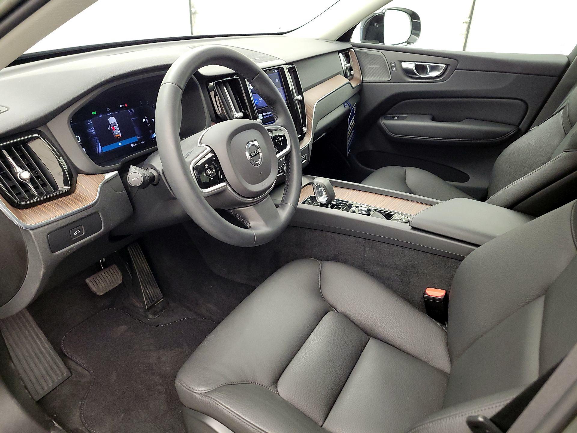 Thumbnail: 2023 Volvo XC60 - 11