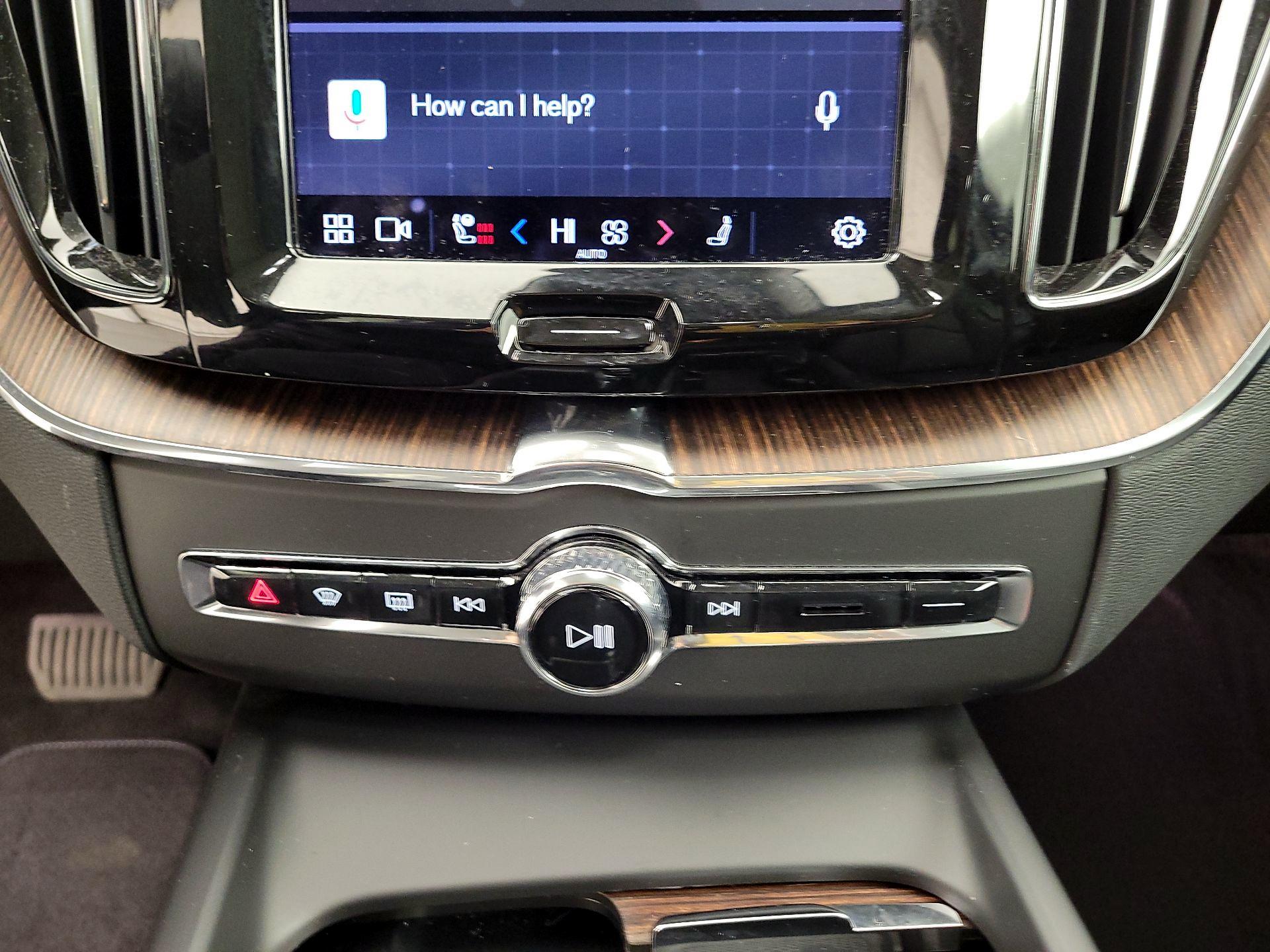 Thumbnail: 2023 Volvo XC60 - 14