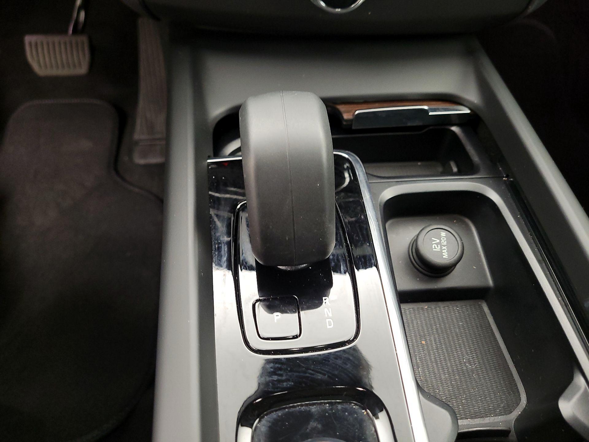 Thumbnail: 2023 Volvo XC60 - 15