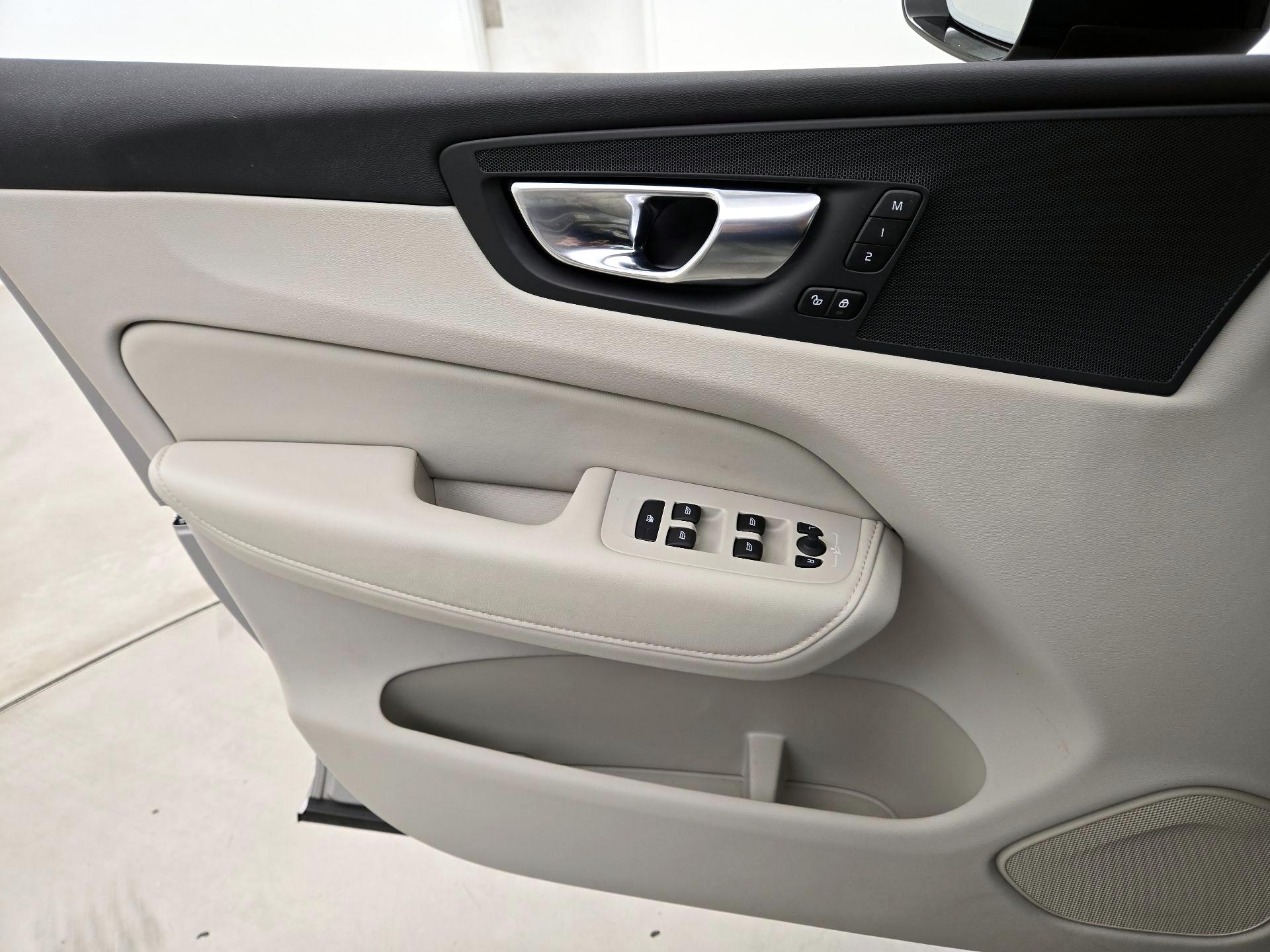 Thumbnail: 2024 Volvo XC60 - 12