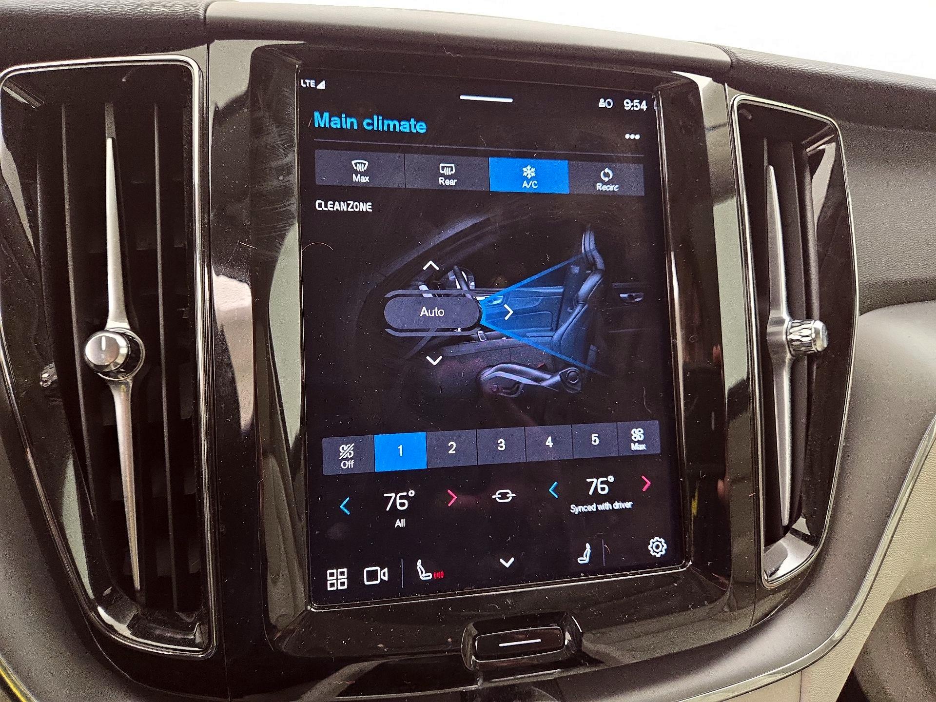 Thumbnail: 2024 Volvo XC60 - 16