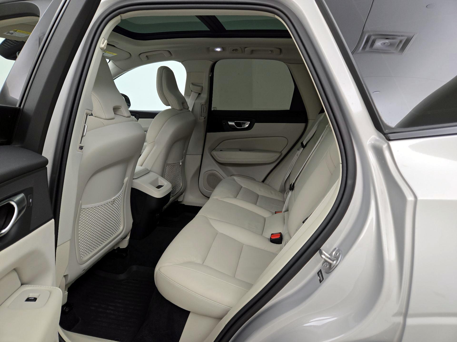 Thumbnail: 2024 Volvo XC60 - 20