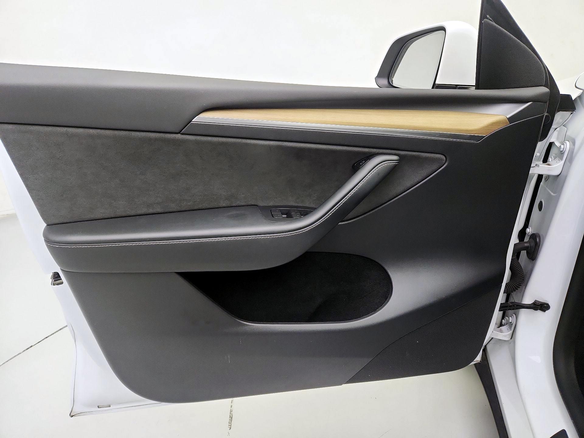 Thumbnail: 2023 Tesla Model Y - 12