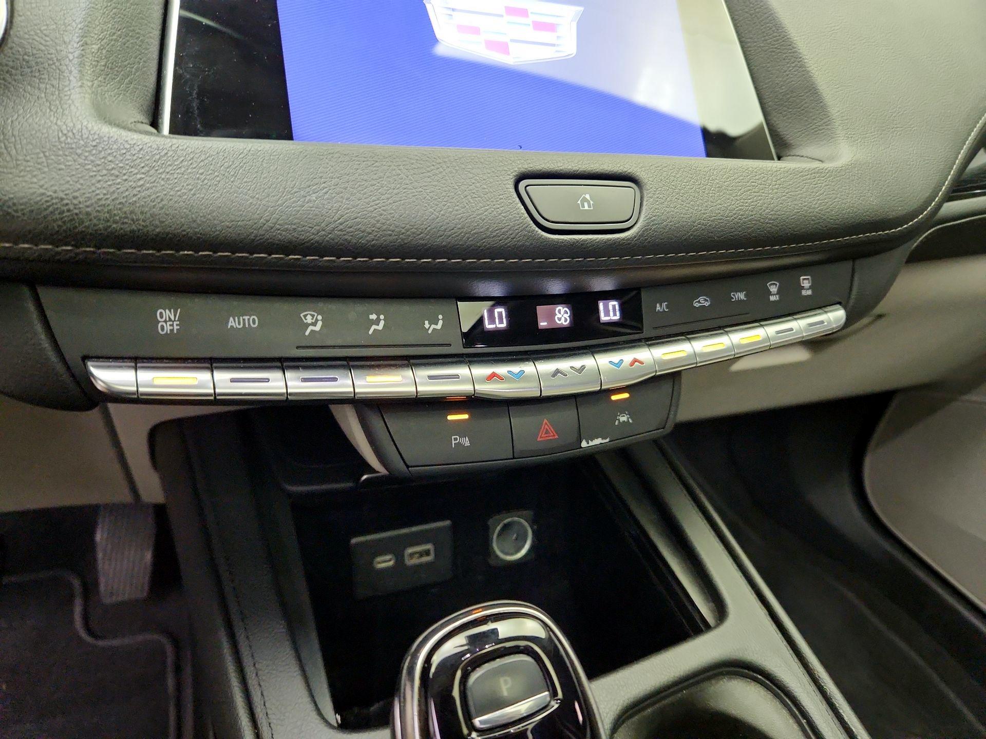 Thumbnail: 2023 Cadillac XT4 - 16