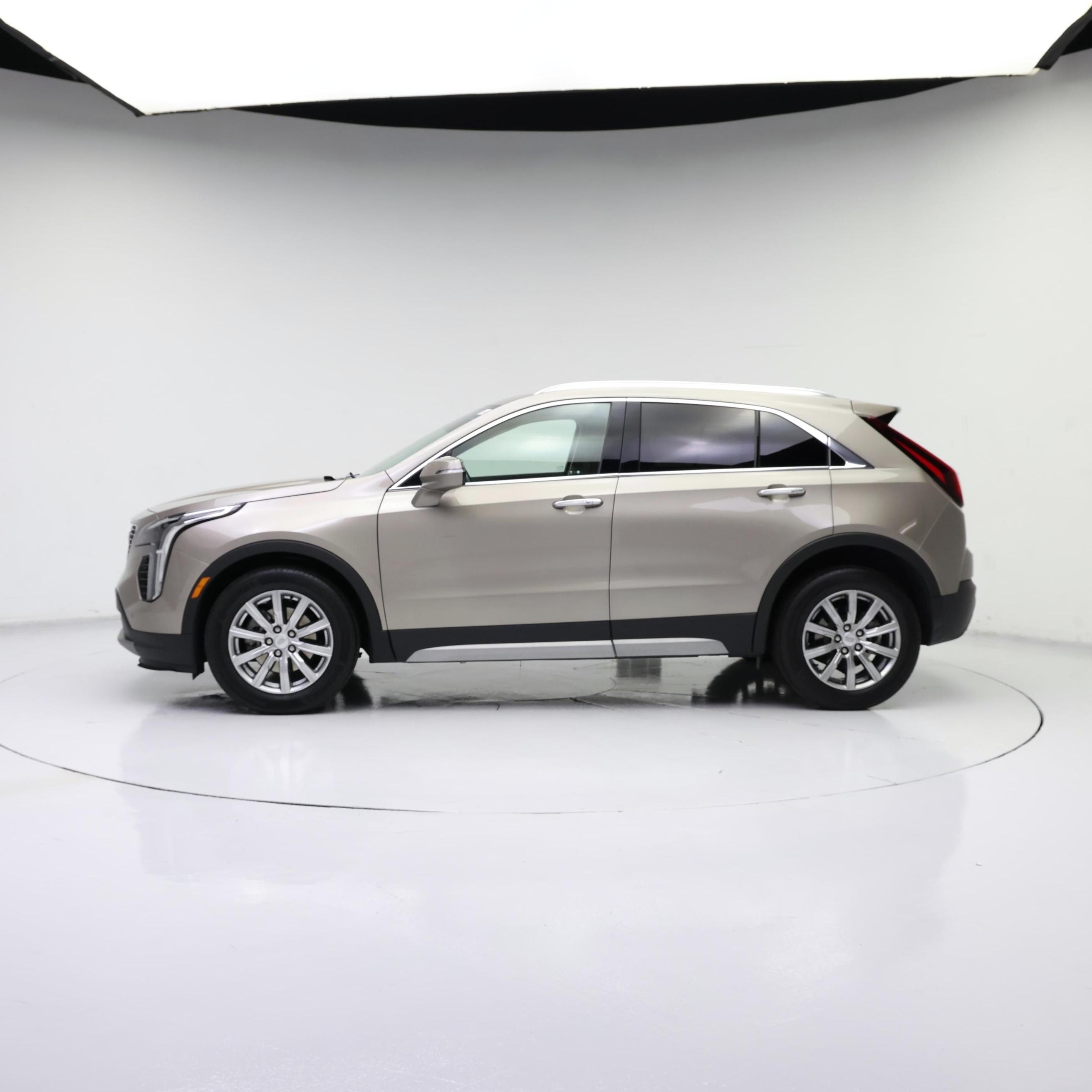 Thumbnail: 2023 Cadillac XT4 - 3