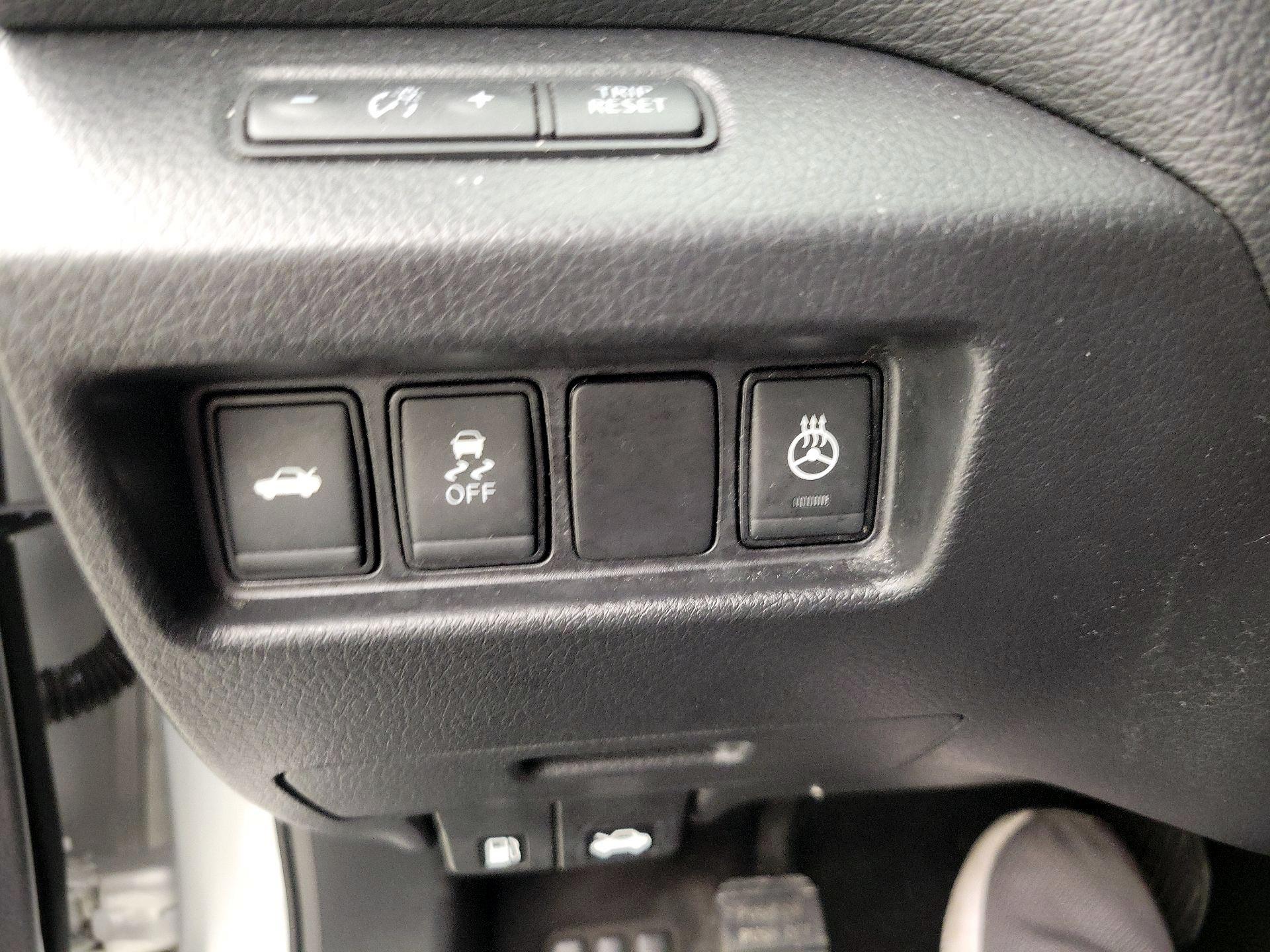 Thumbnail: 2018 Nissan Altima - 13