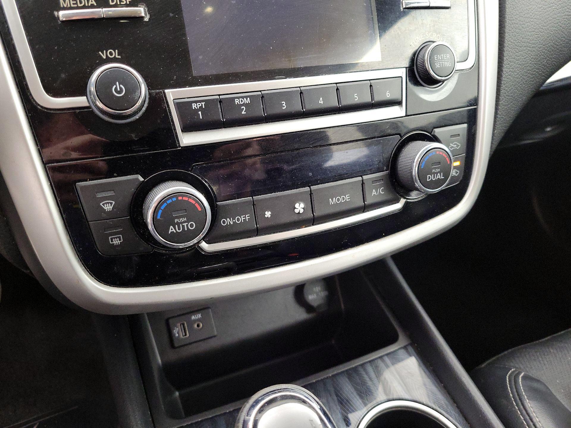 Thumbnail: 2018 Nissan Altima - 16