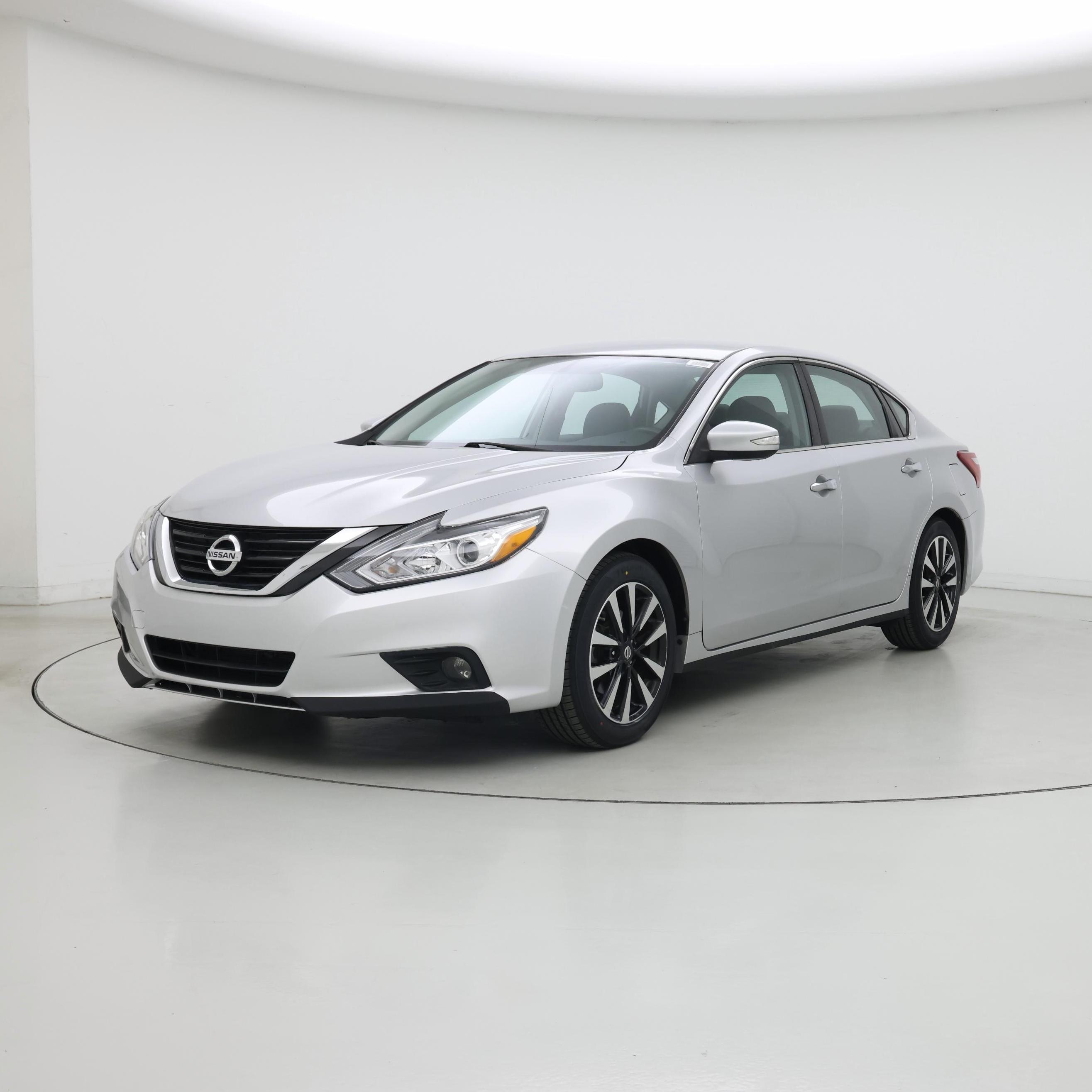Thumbnail: 2018 Nissan Altima - 4