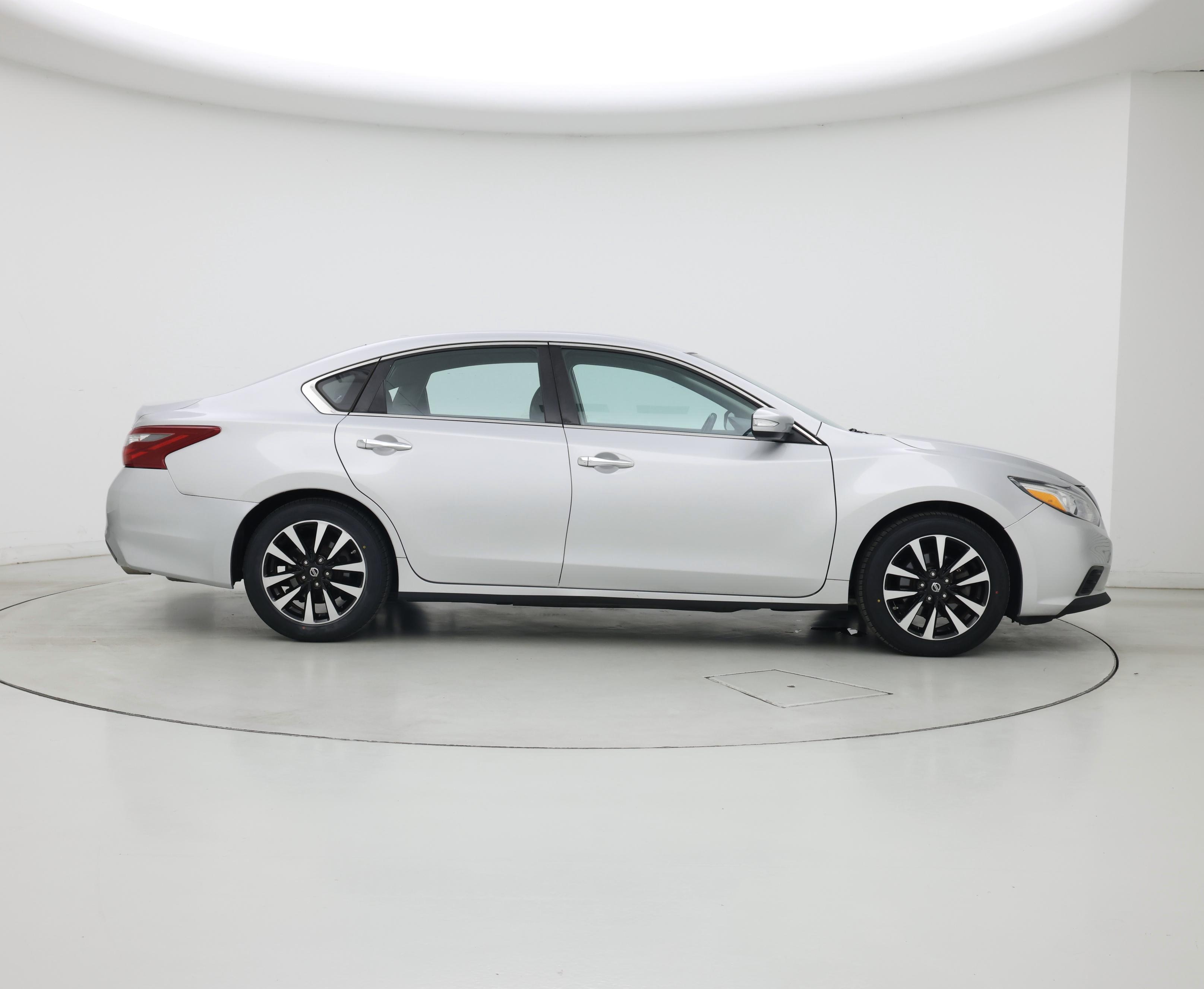 Thumbnail: 2018 Nissan Altima - 7