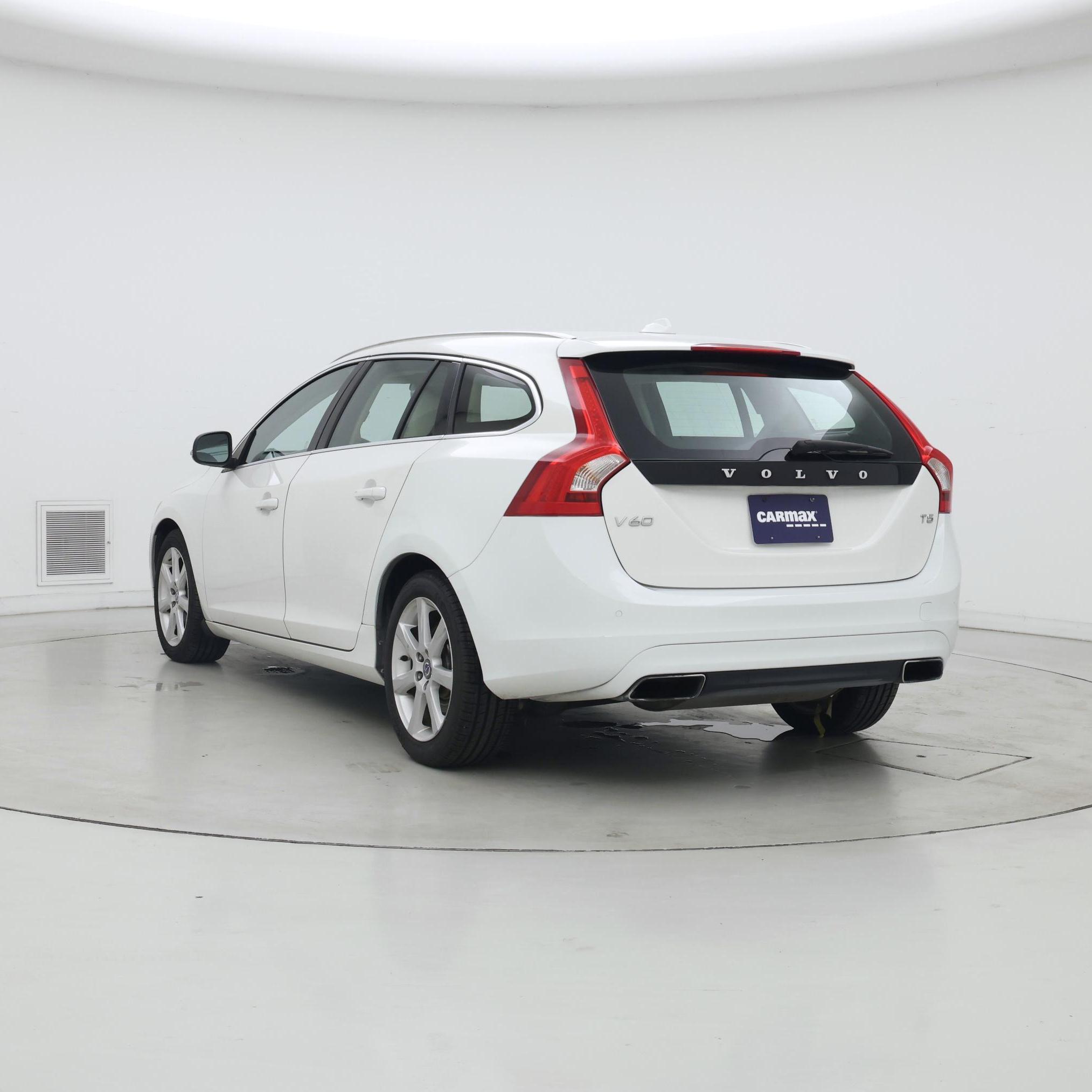 Thumbnail: 2016 Volvo V60 - 2