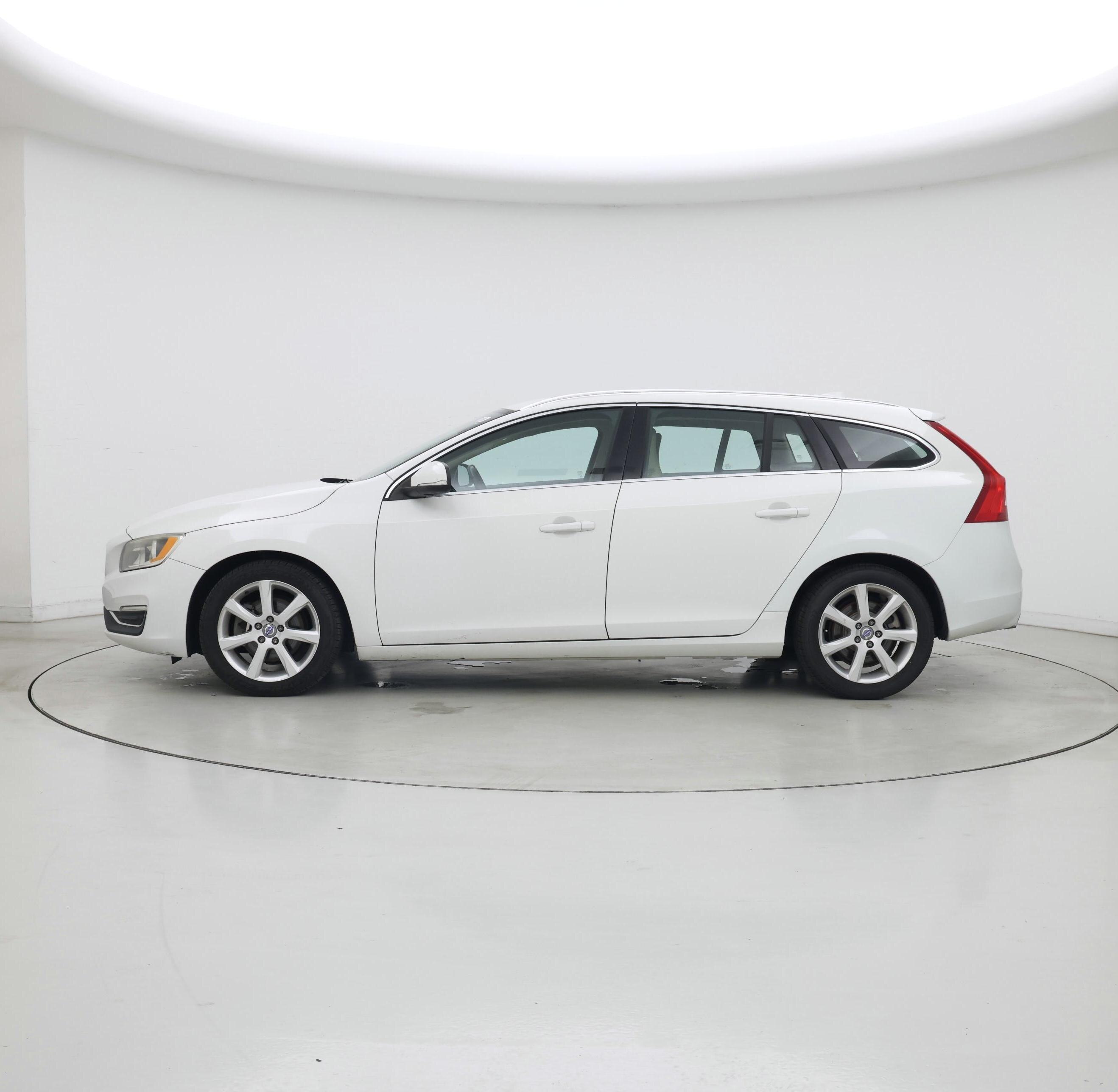 Thumbnail: 2016 Volvo V60 - 3