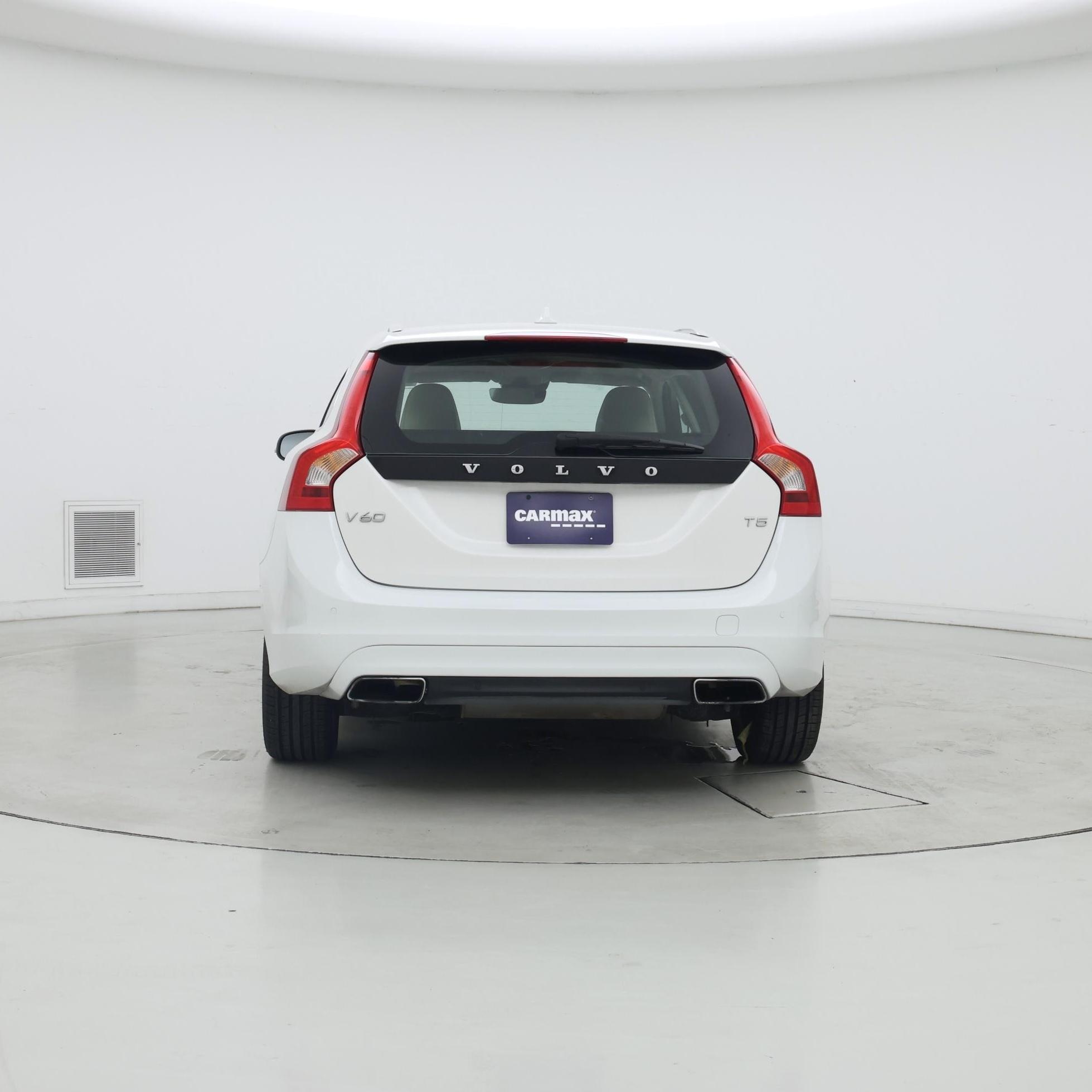 Thumbnail: 2016 Volvo V60 - 6