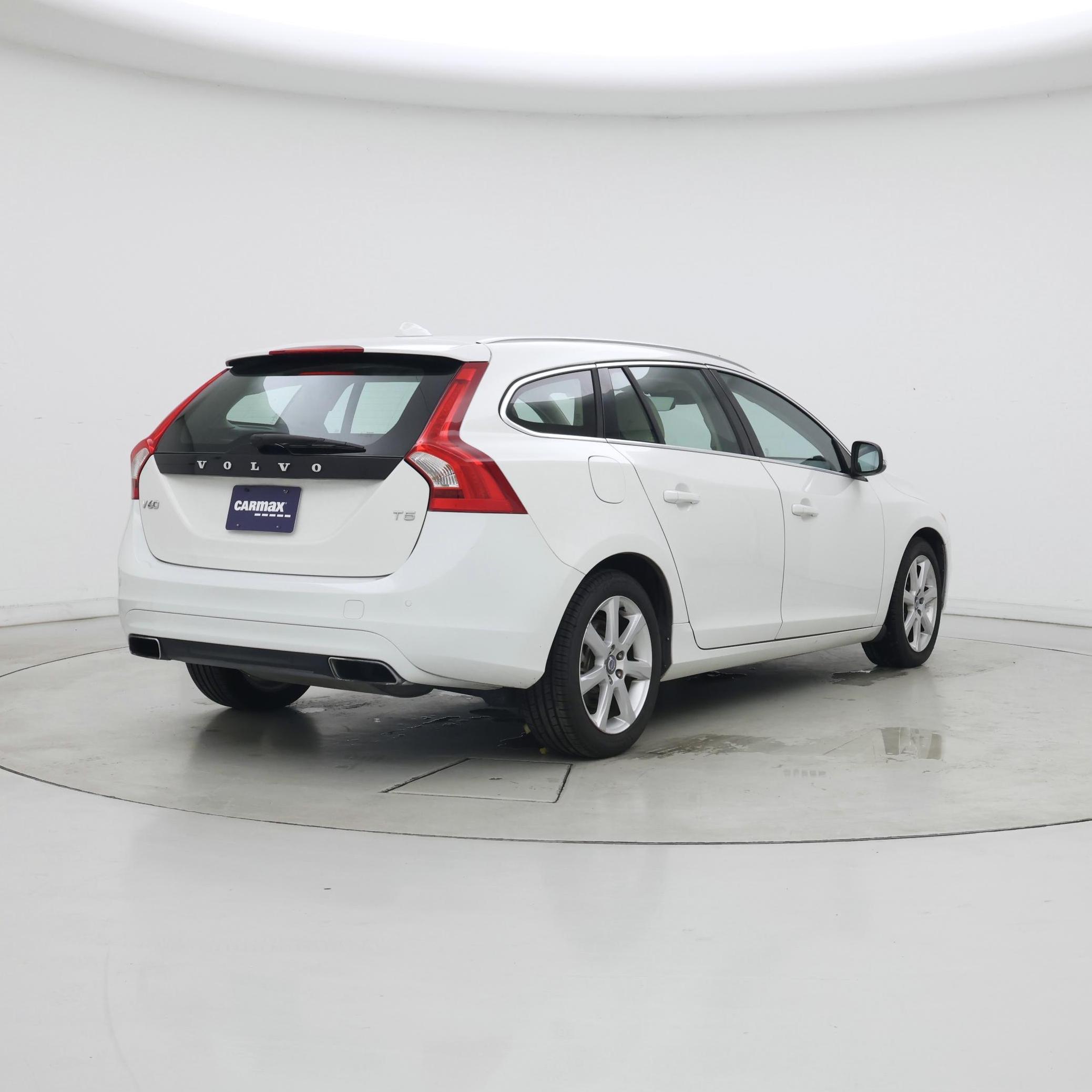 Thumbnail: 2016 Volvo V60 - 8