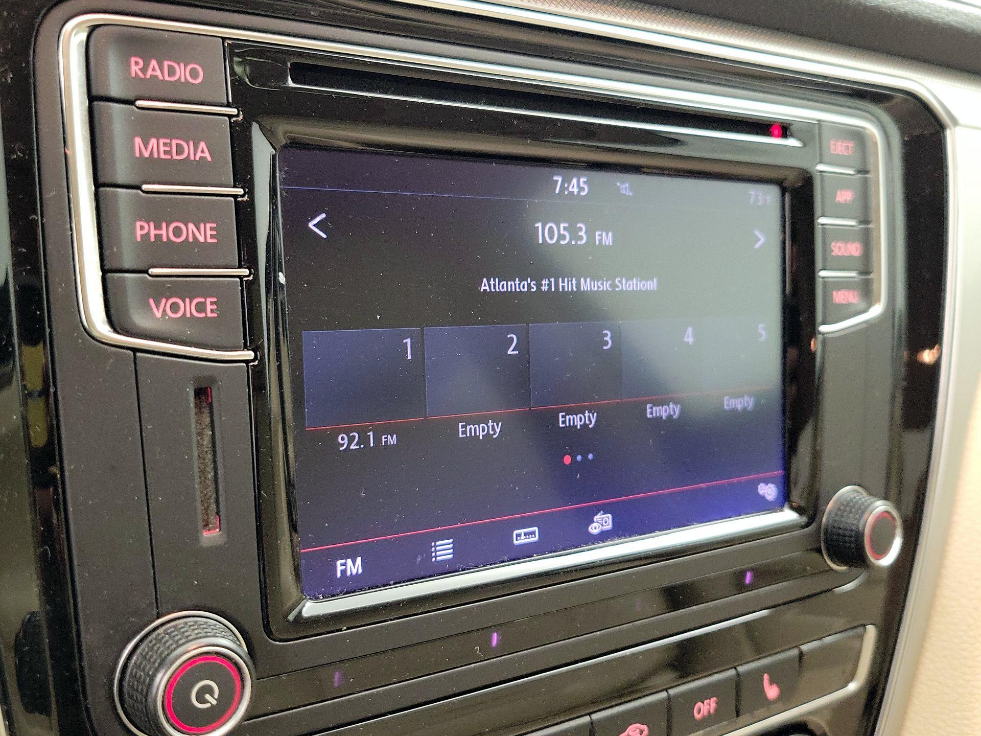 Thumbnail: 2019 Volkswagen Passat - 15