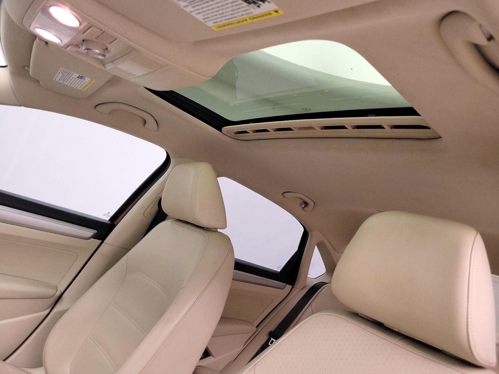 Thumbnail: 2019 Volkswagen Passat - 19